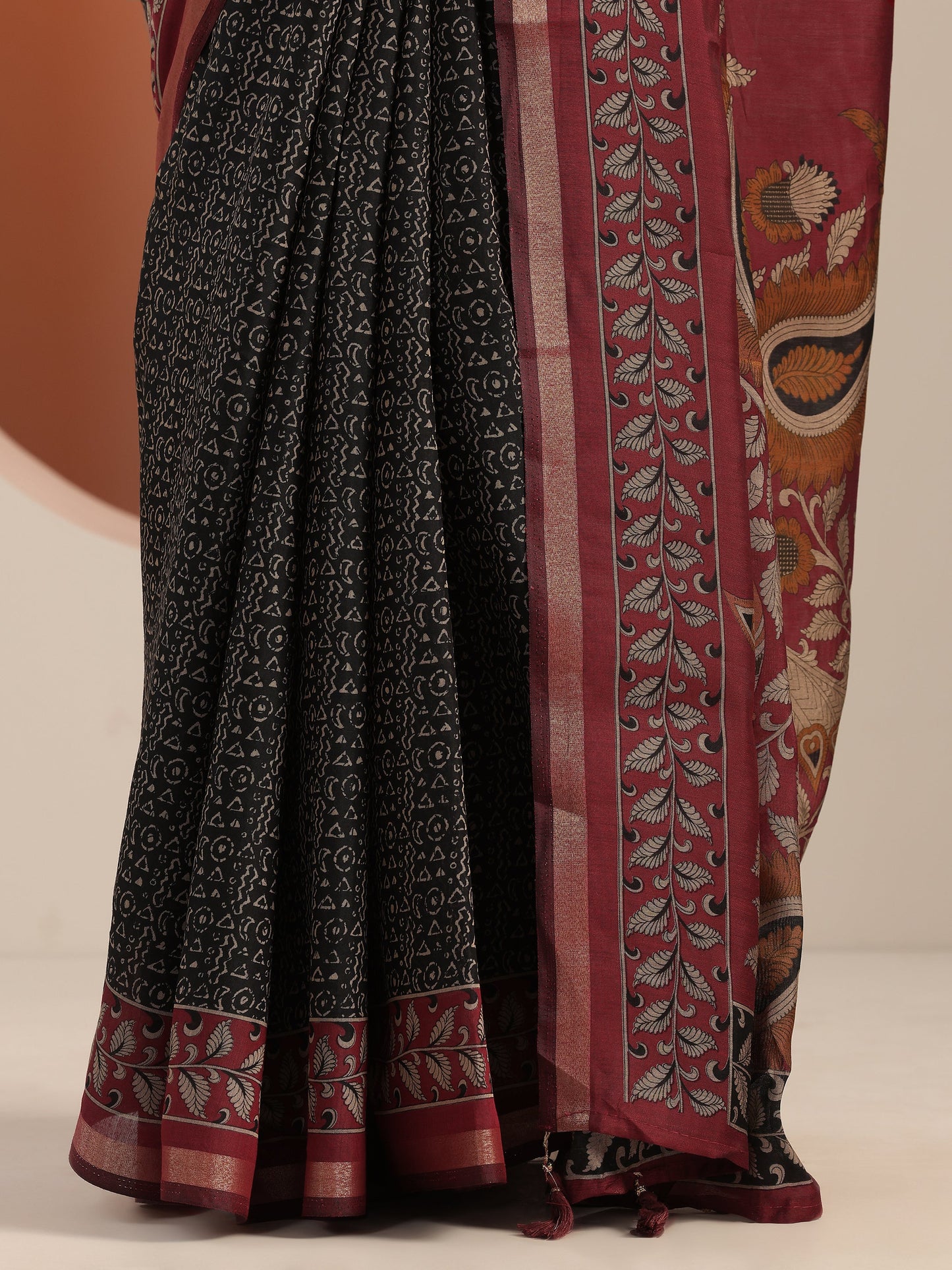 Black Printed Cotton Blend Saree With Unstitched Blouse Piece
