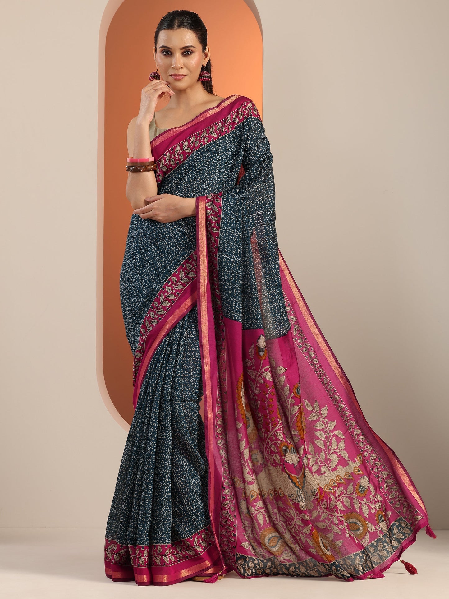 Teal Printed Cotton Blend Saree With Unstitched Blouse Piece