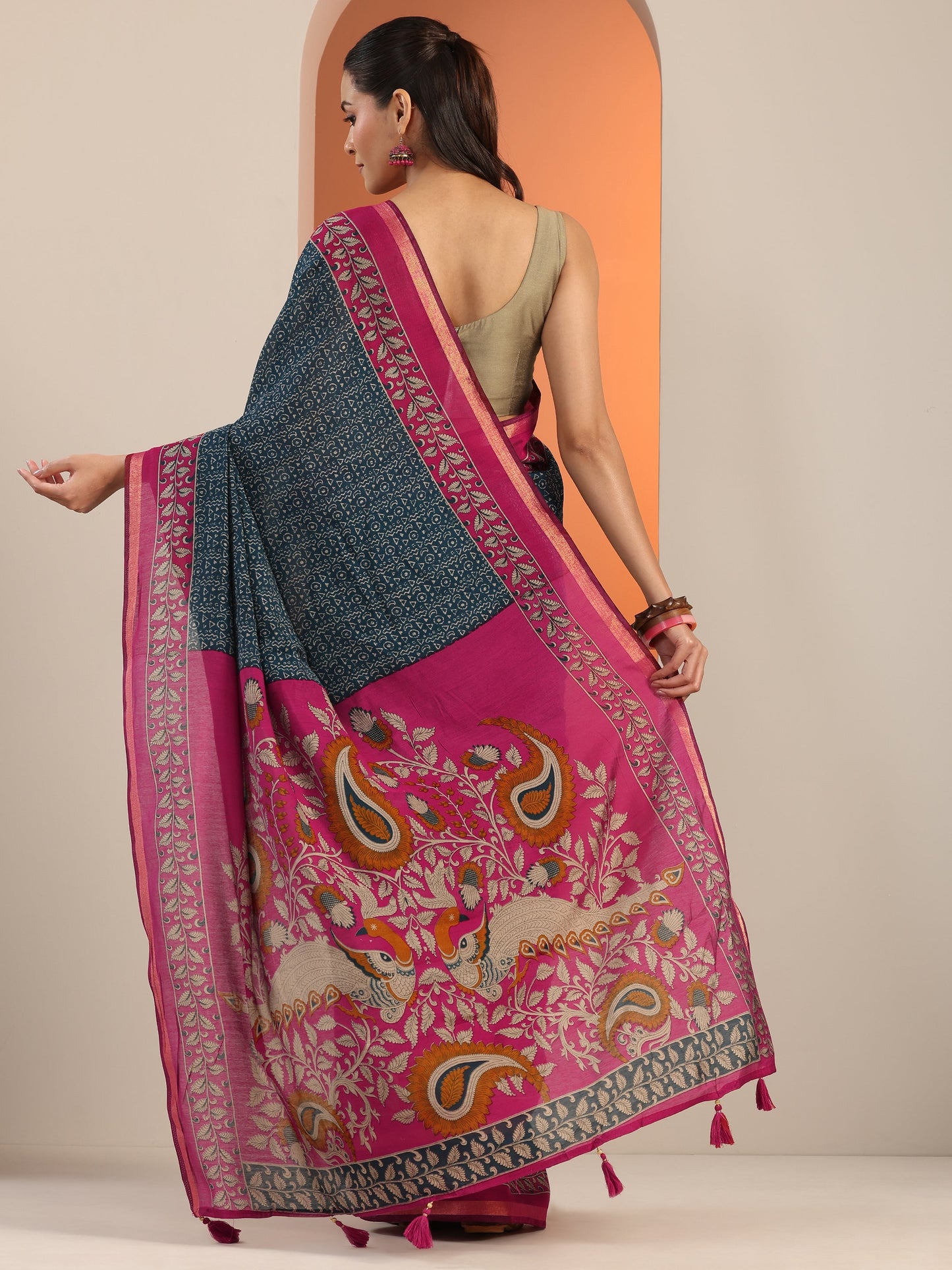 Teal Printed Cotton Blend Saree With Unstitched Blouse Piece