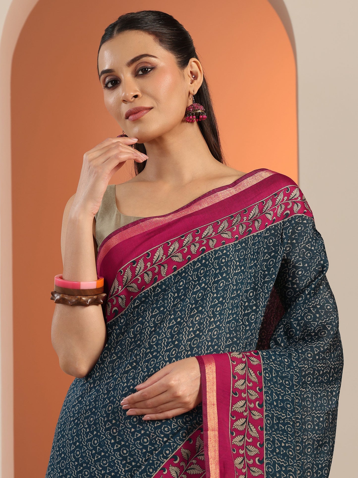 Teal Printed Cotton Blend Saree With Unstitched Blouse Piece