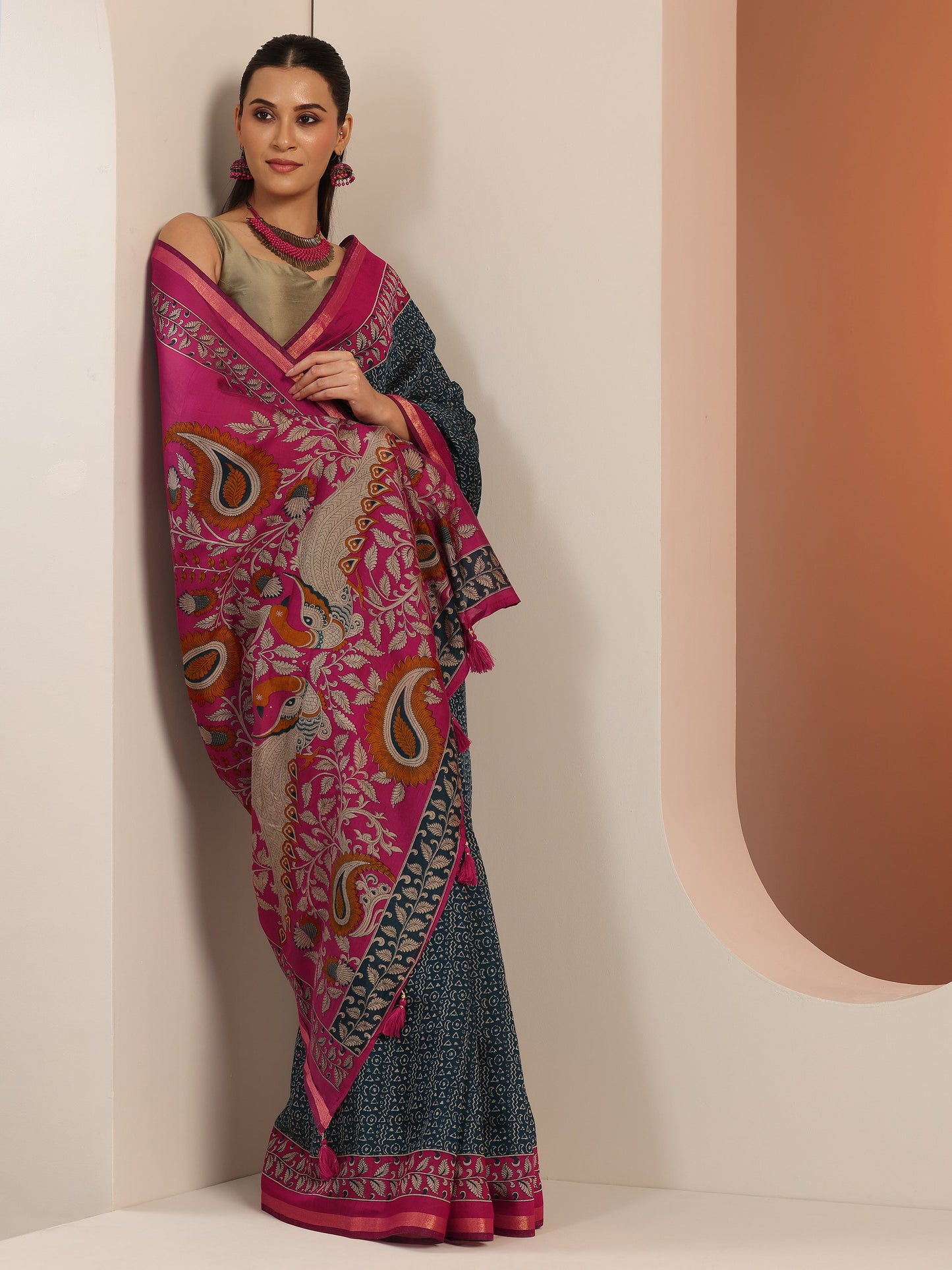 Teal Printed Cotton Blend Saree With Unstitched Blouse Piece
