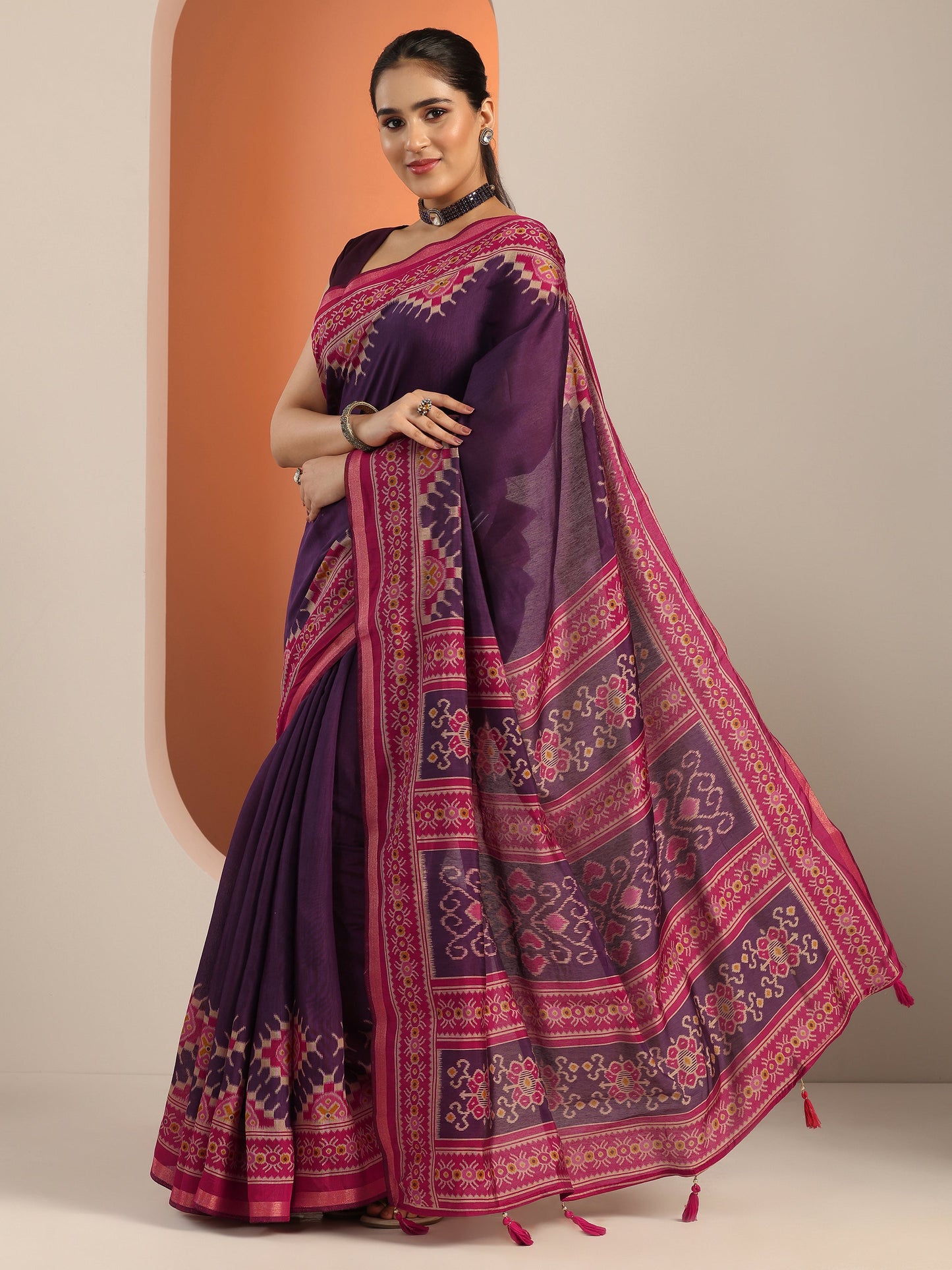 Purple Solid Cotton Blend Saree With Unstitched Blouse Piece