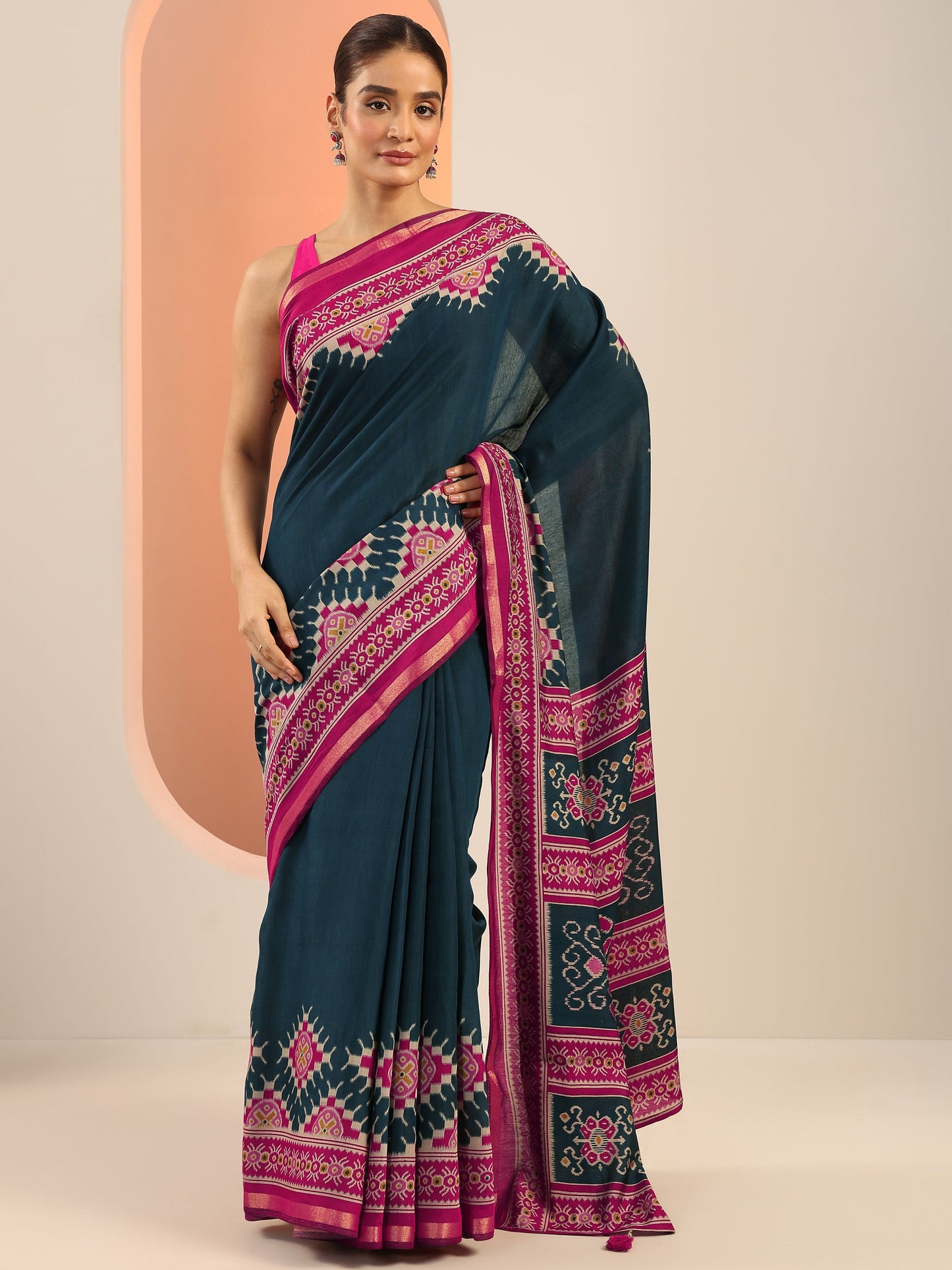 Teal Solid Cotton Saree With Unstitched Blouse Piece
