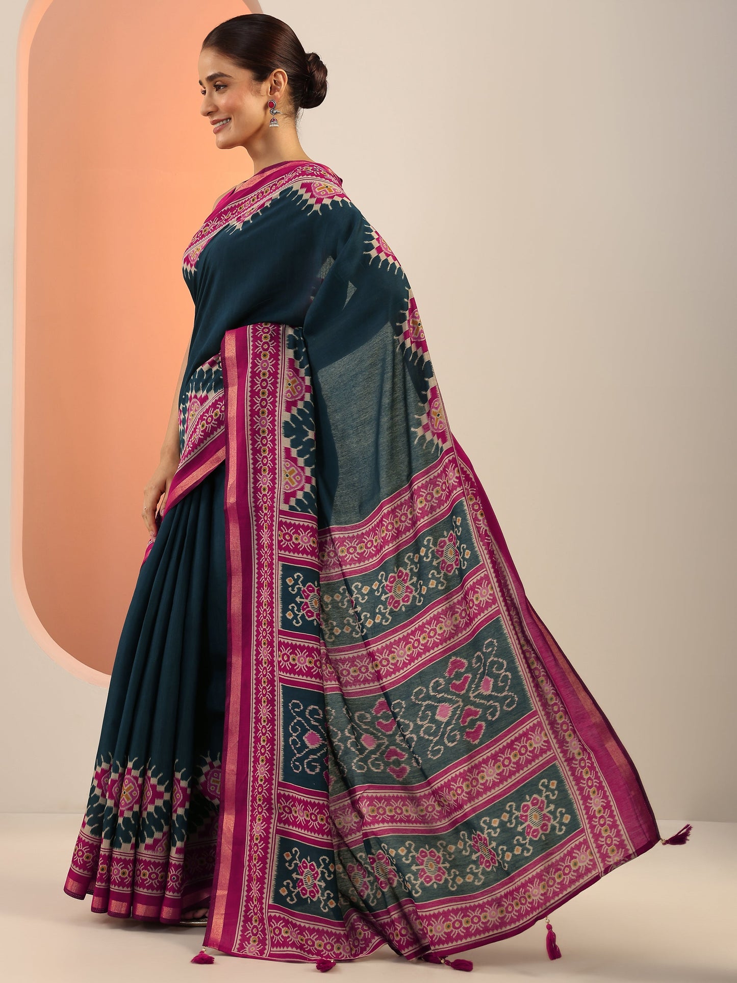 Teal Solid Cotton Saree With Unstitched Blouse Piece