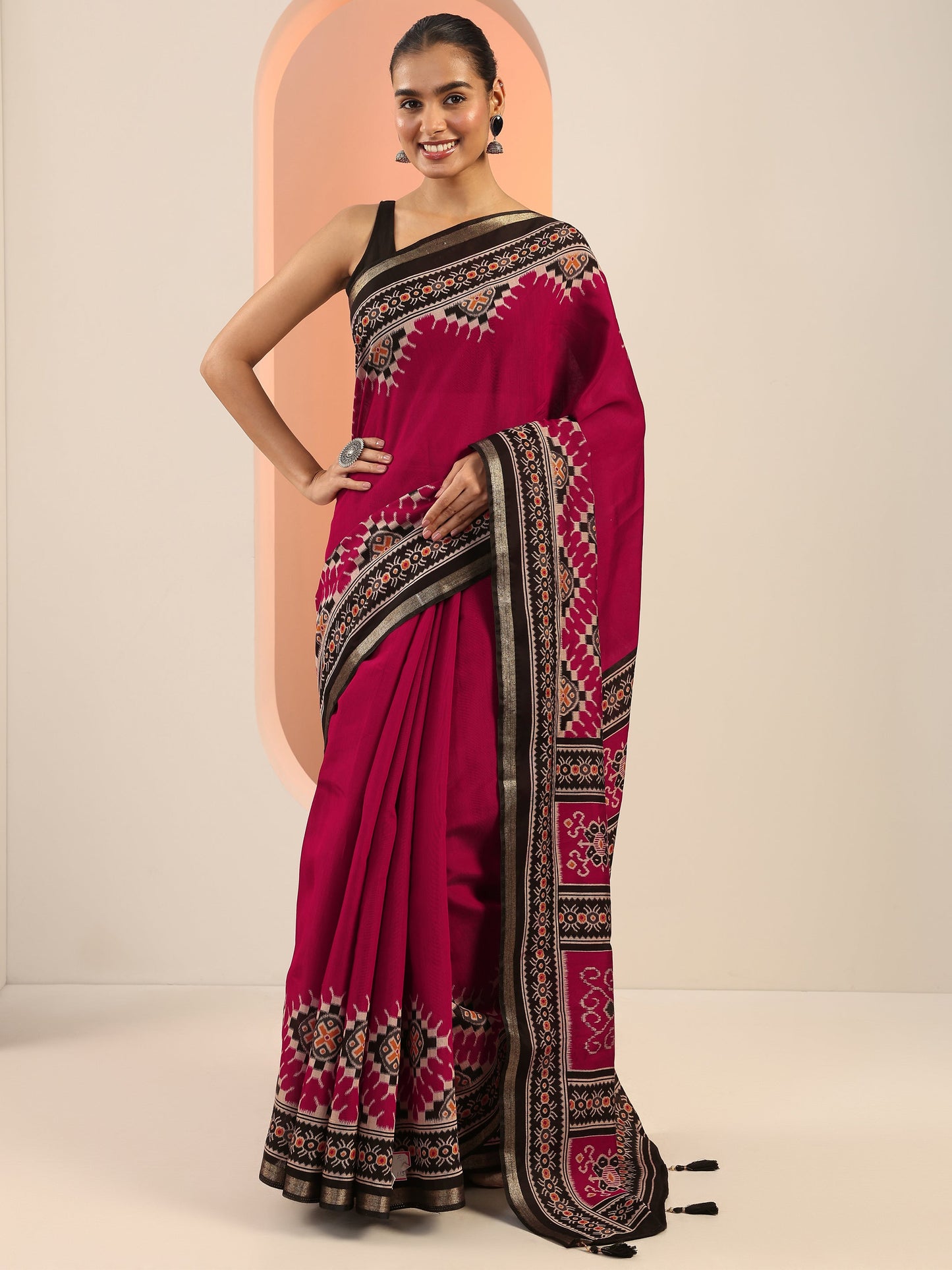 Maroon Solid Cotton Saree With Unstitched Blouse Piece