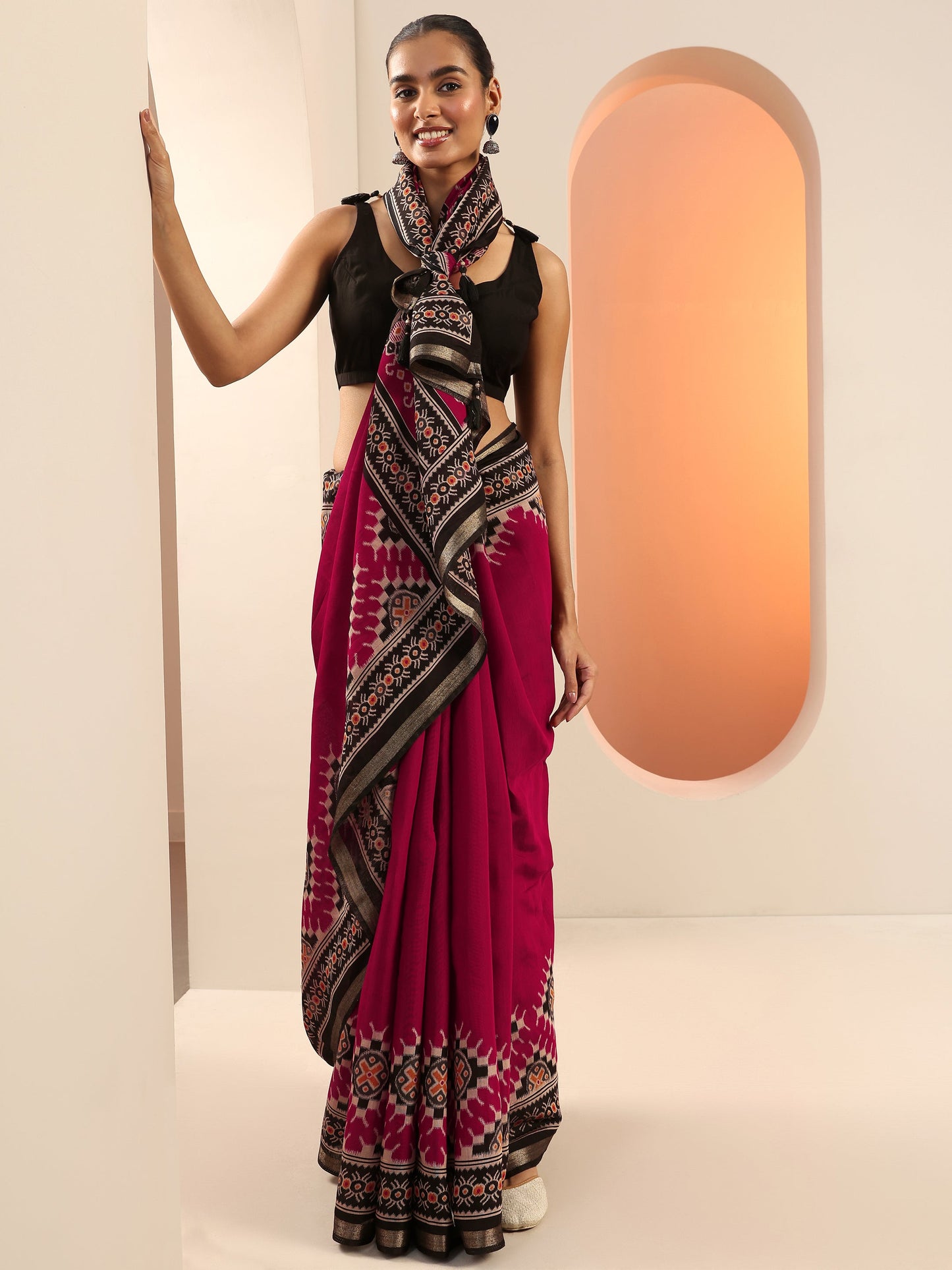 Maroon Solid Cotton Saree With Unstitched Blouse Piece