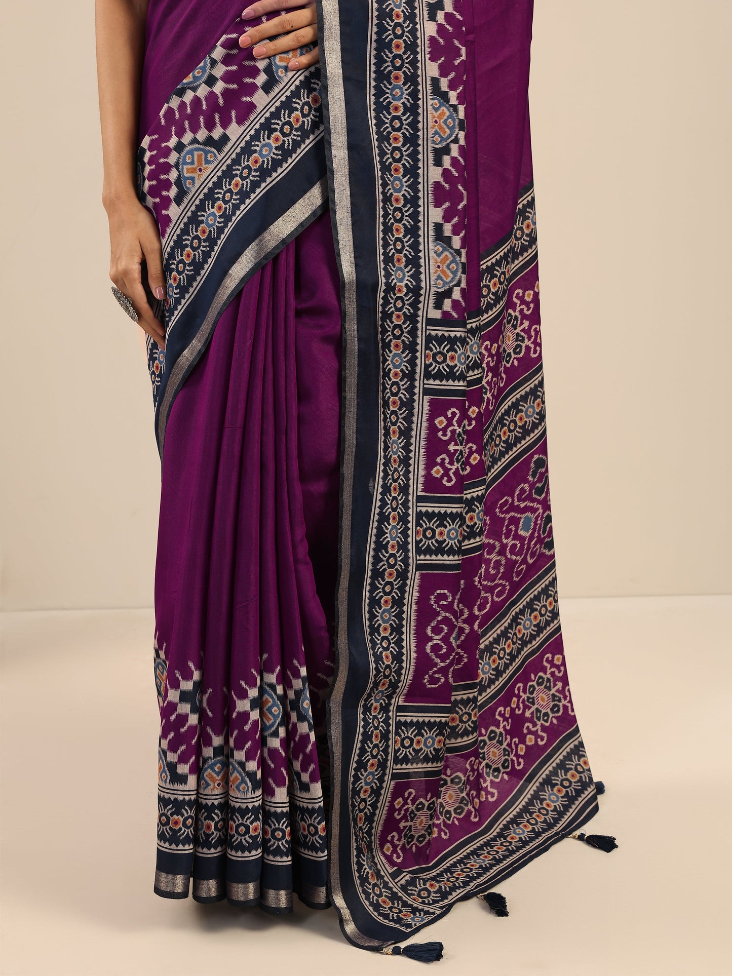 Purple Solid Cotton Saree With Unstitched Blouse Piece