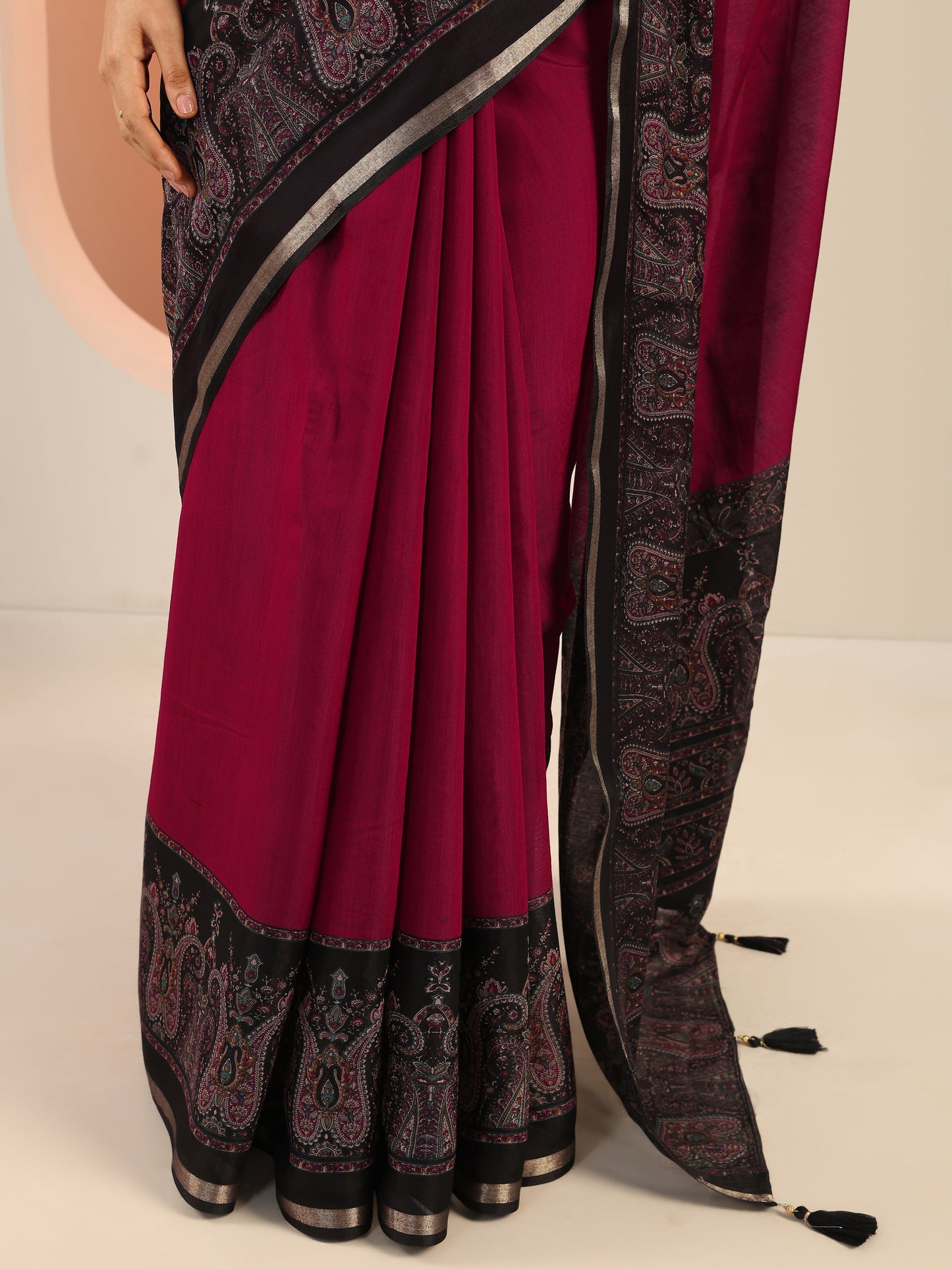 Red Printed Cotton Saree With Unstitched Blouse Piece