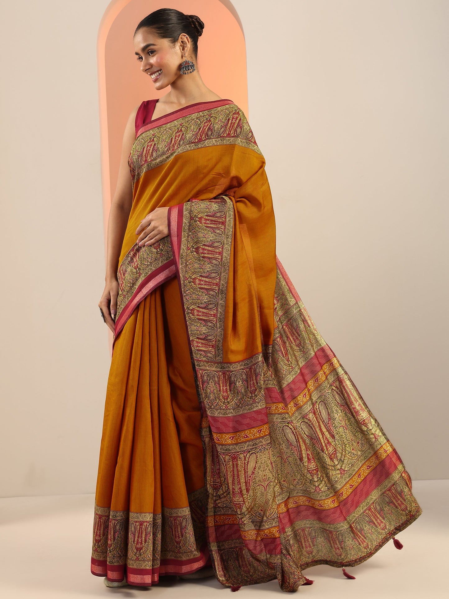 Mustard Solid Cotton Blend Saree With Unstitched Blouse Piece