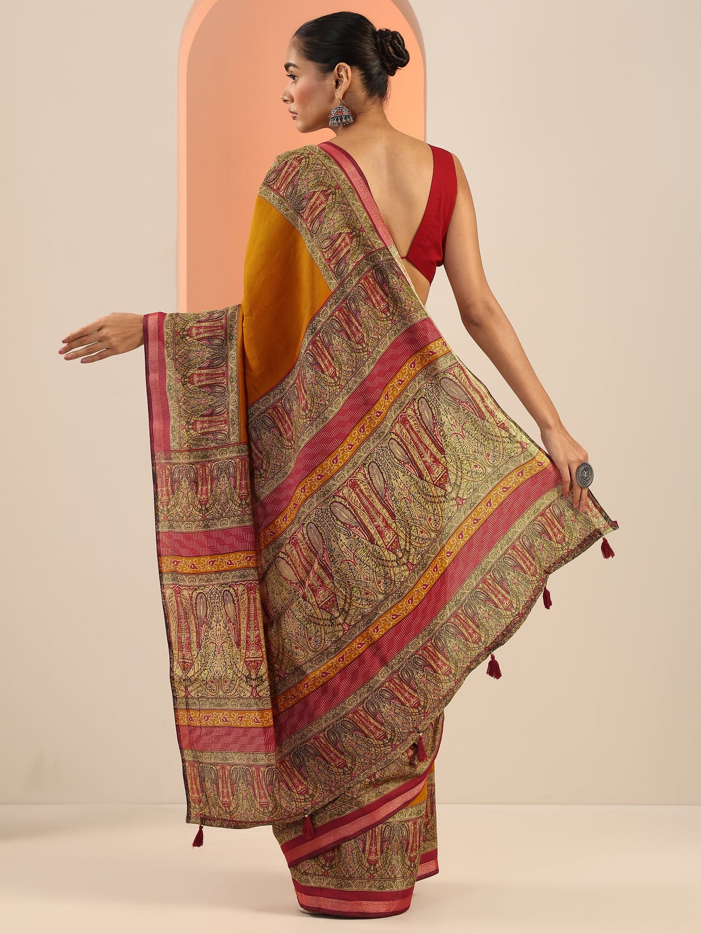 Mustard Solid Cotton Blend Saree With Unstitched Blouse Piece