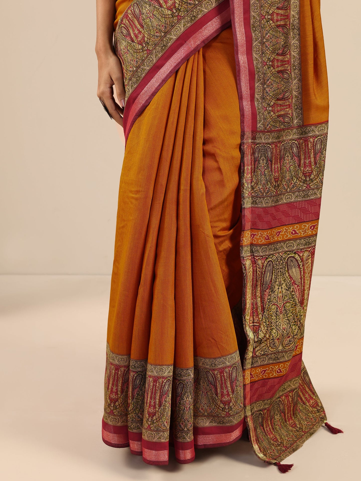 Mustard Solid Cotton Blend Saree With Unstitched Blouse Piece