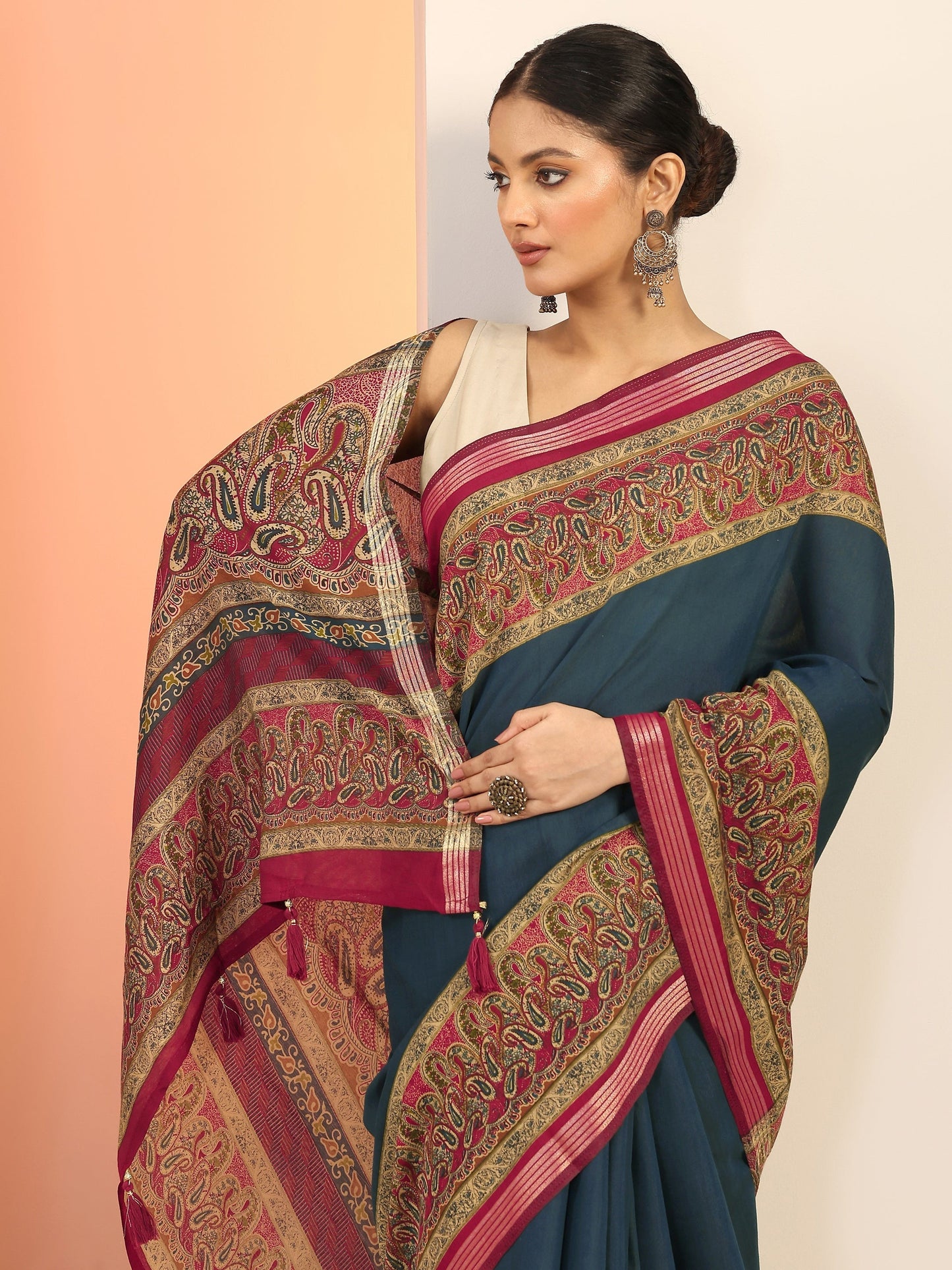 Teal Printed Cotton Blend Saree With Unstitched Blouse Piece