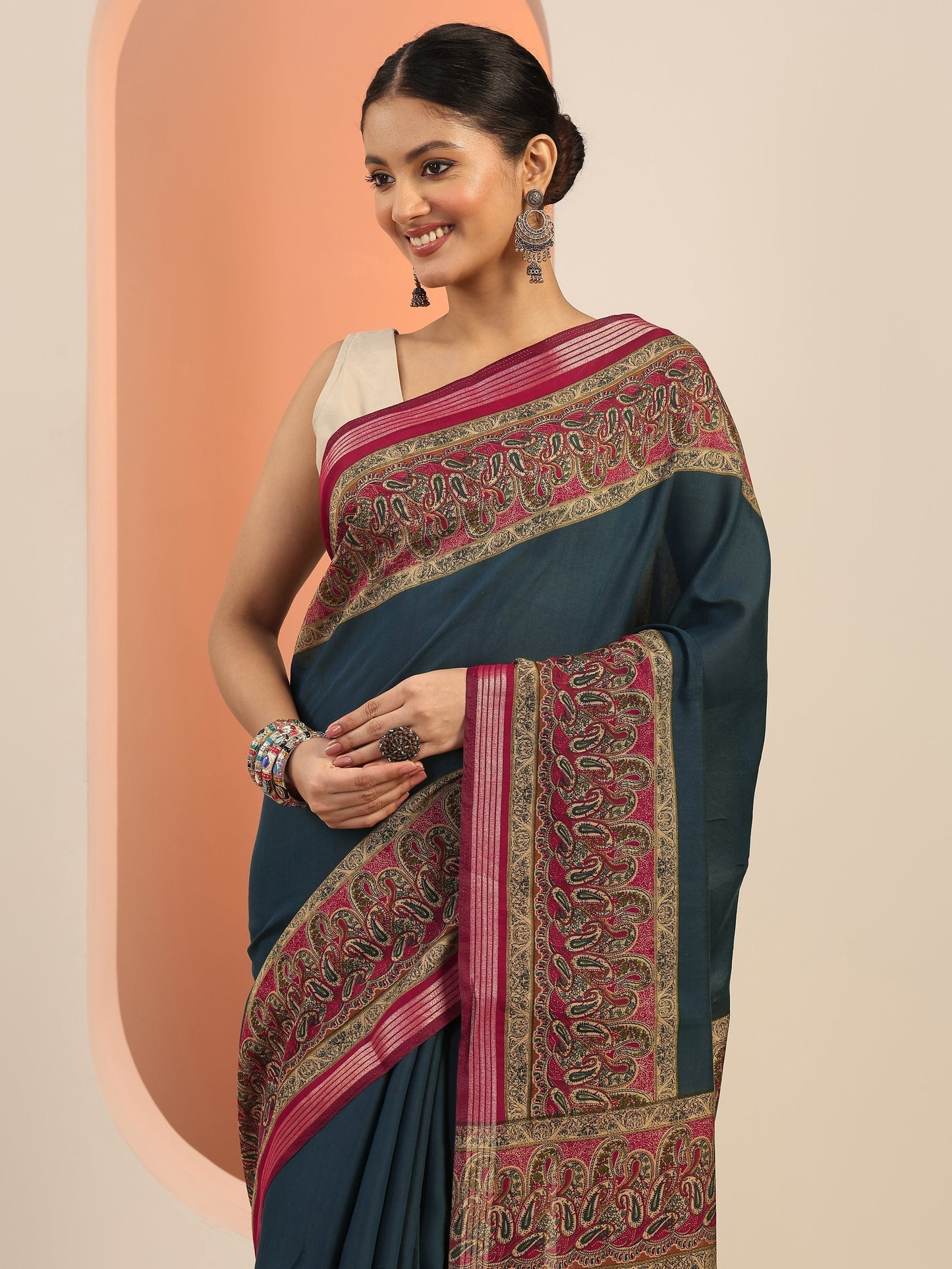 Teal Printed Cotton Blend Saree With Unstitched Blouse Piece