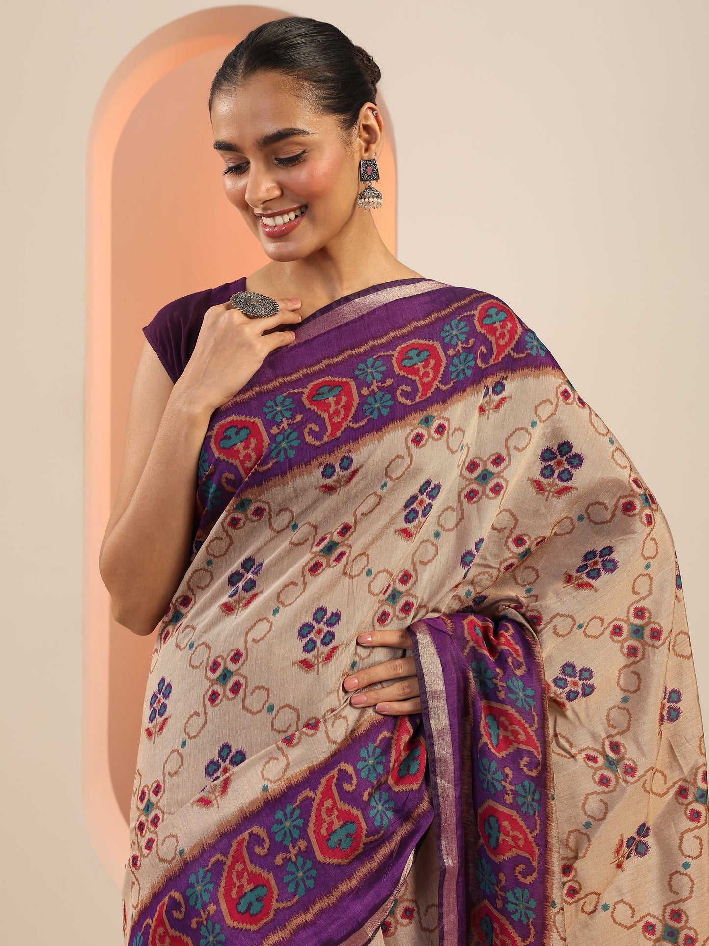 Beige Printed Cotton Saree With Unstitched Blouse Piece