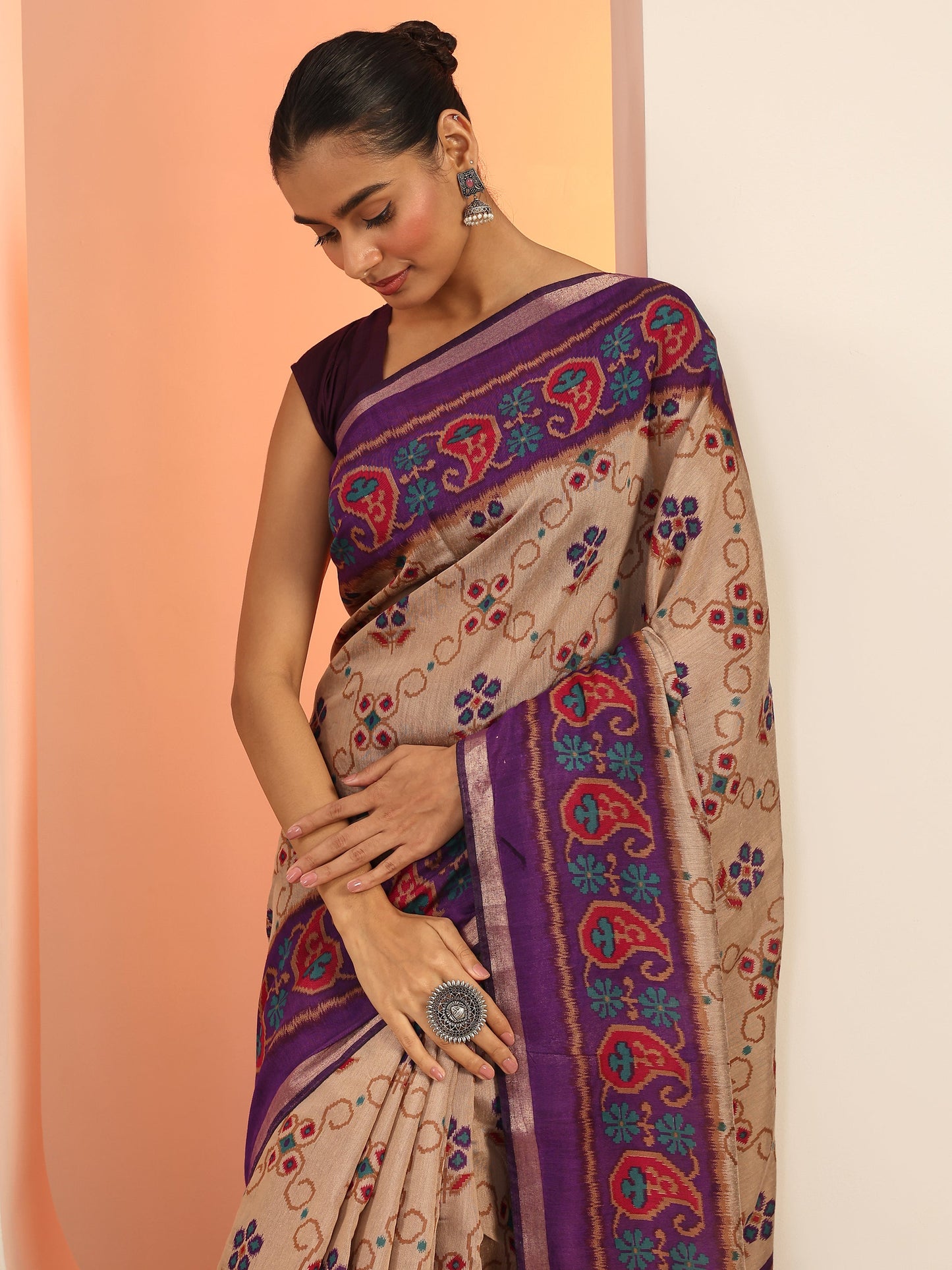 Beige Printed Cotton Saree With Unstitched Blouse Piece