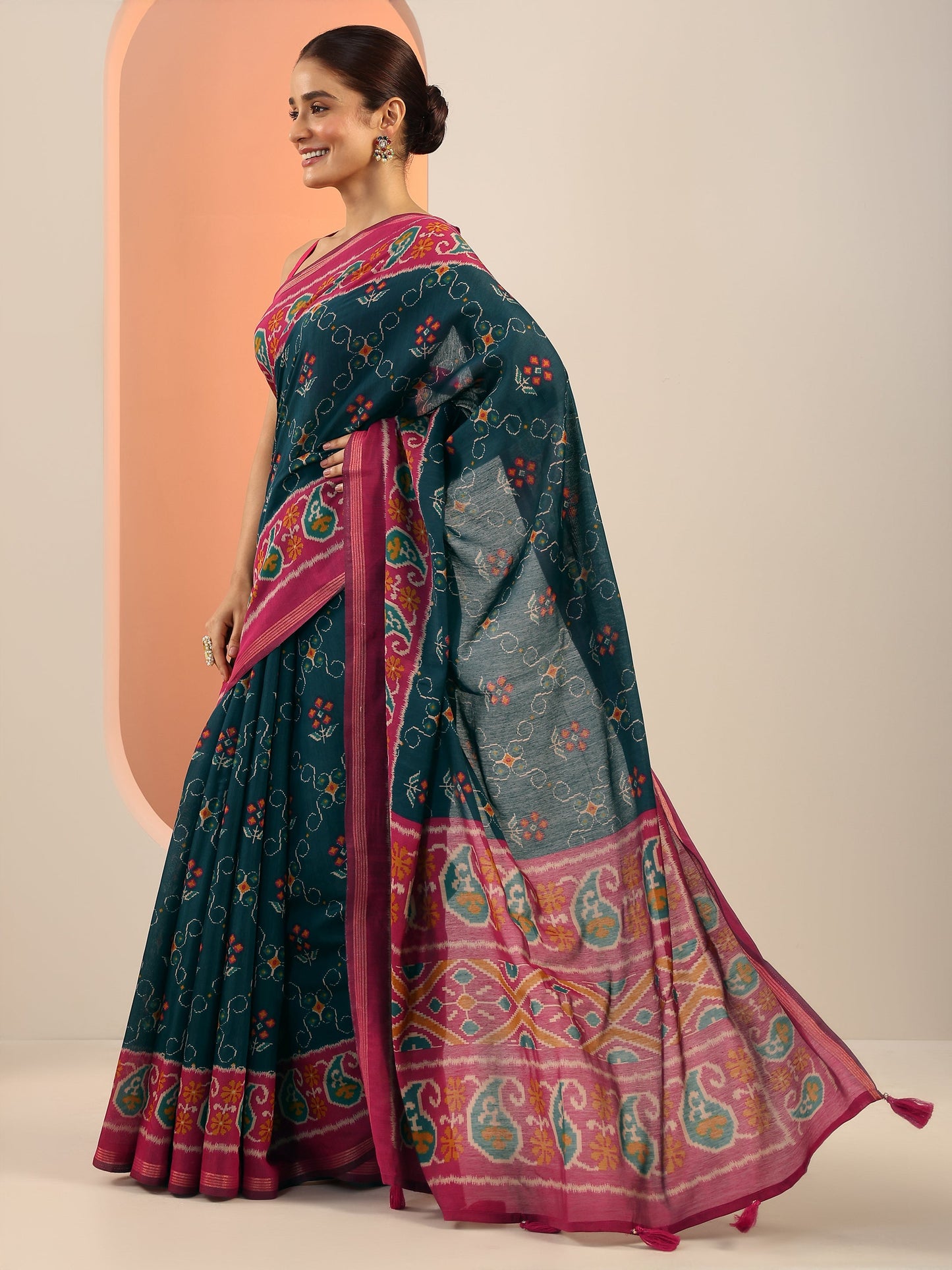 Teal Printed Cotton Saree With Unstitched Blouse Piece