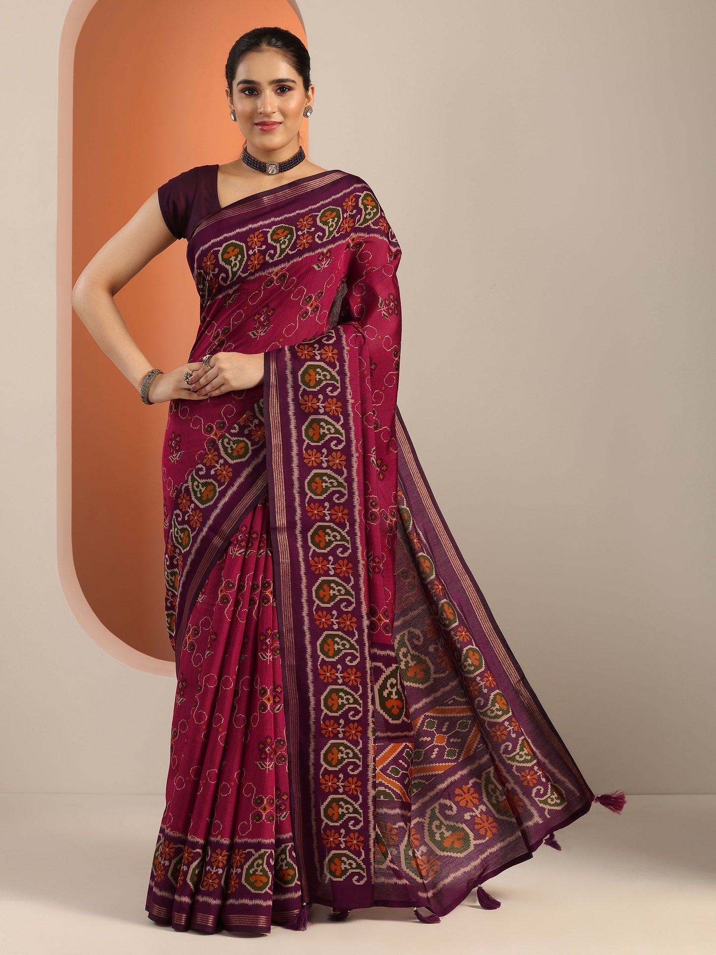 Pink Printed Cotton Blend Saree With Unstitched Blouse Piece