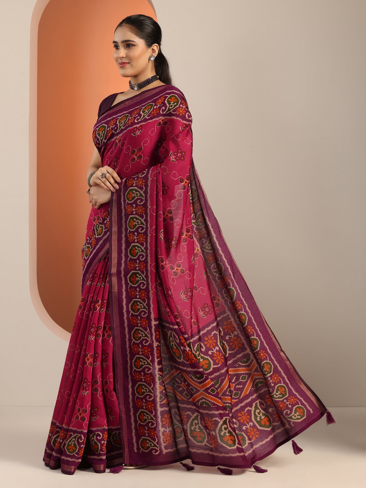 Pink Printed Cotton Blend Saree With Unstitched Blouse Piece