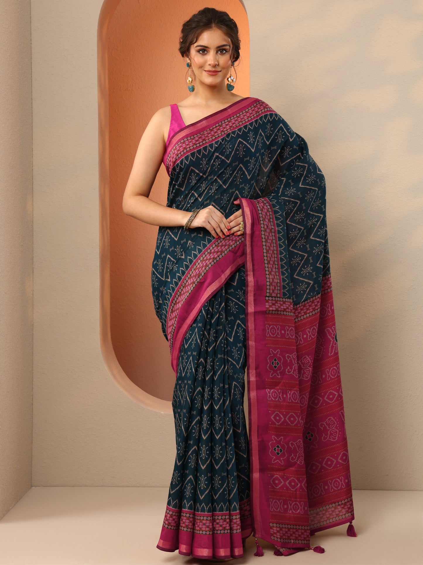 Teal Printed Cotton Saree With Unstitched Blouse Piece