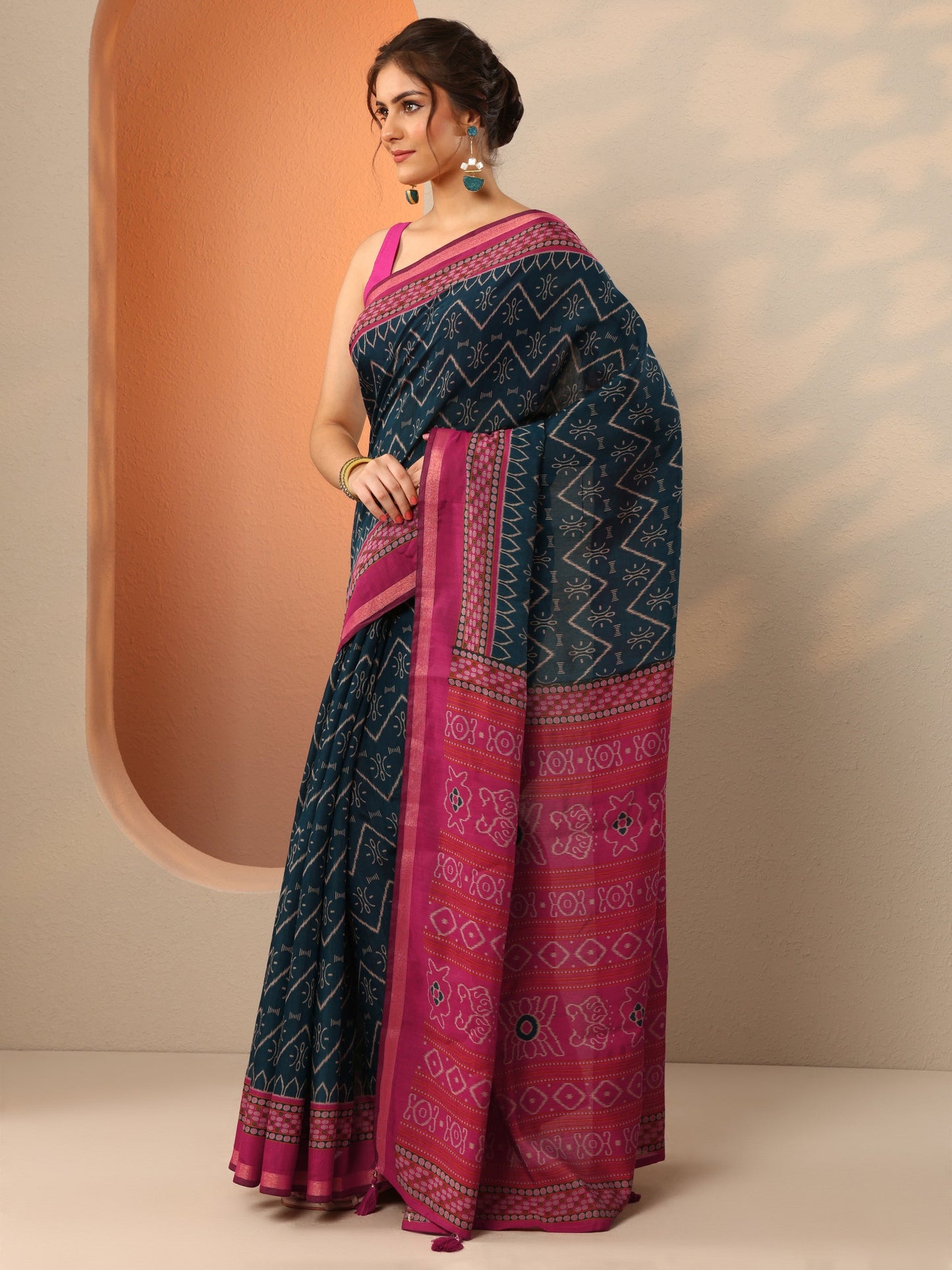 Teal Printed Cotton Saree With Unstitched Blouse Piece