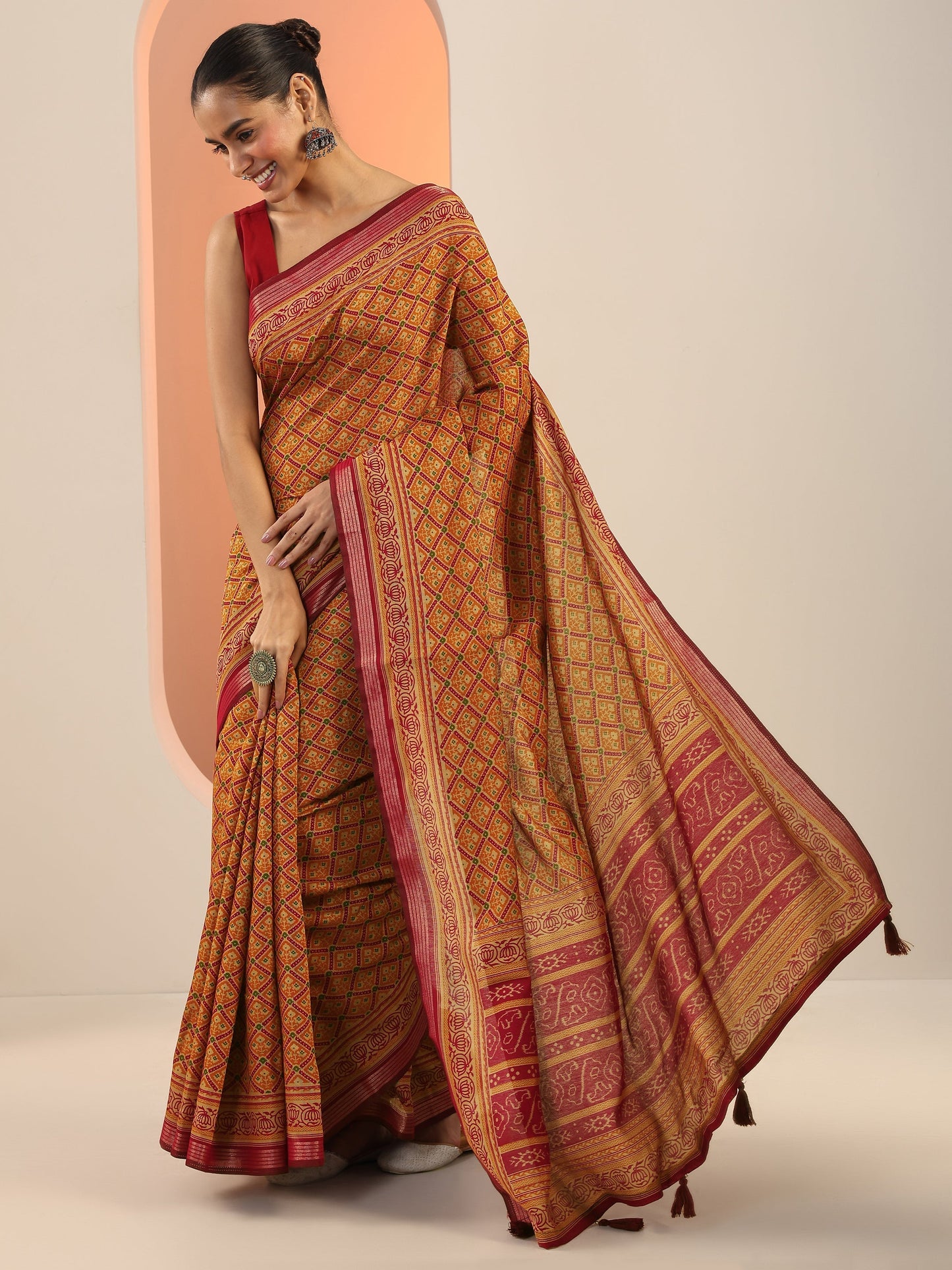 Mustard Printed Cotton Saree With Unstitched Blouse Piece