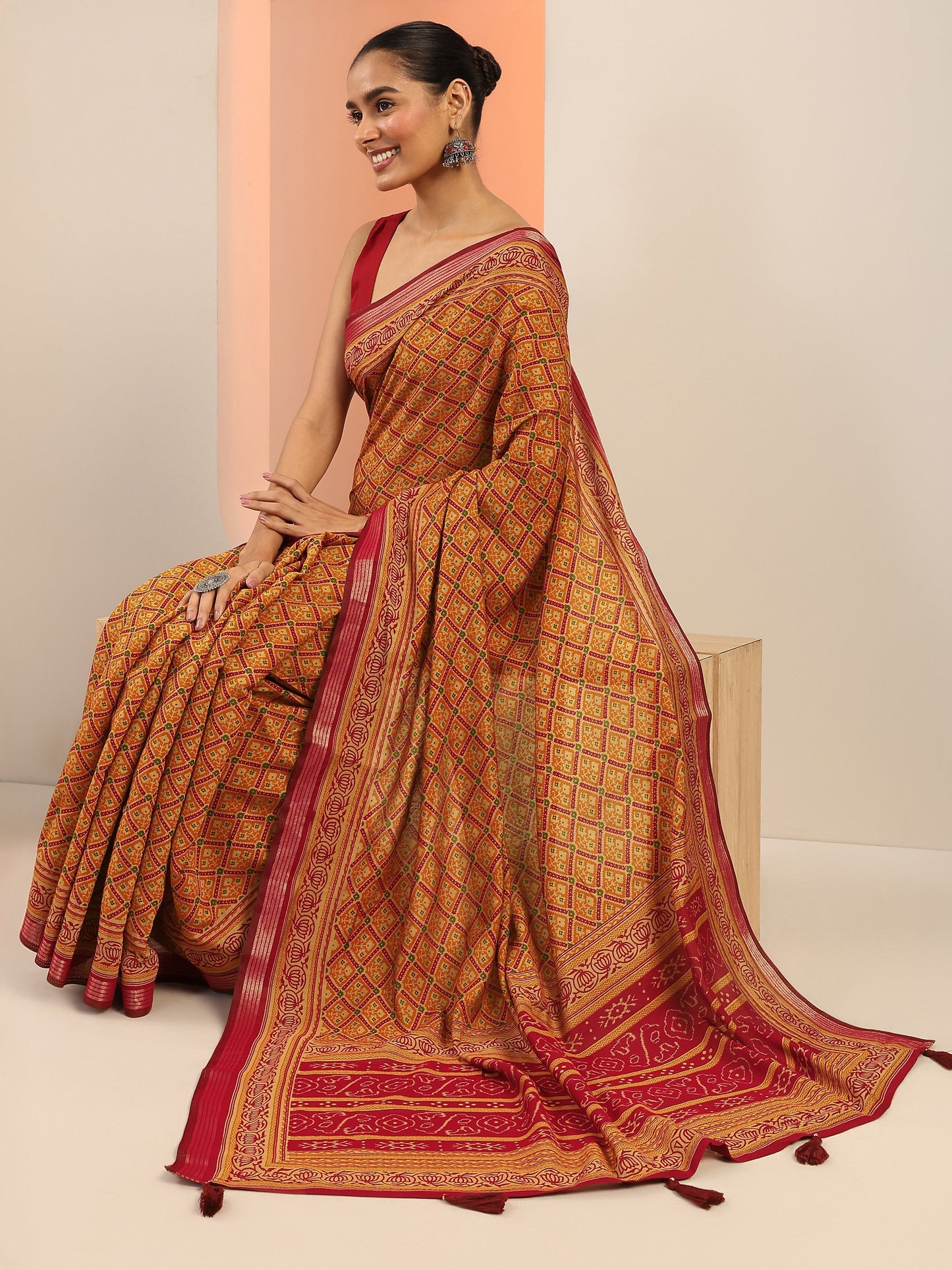 Mustard Printed Cotton Saree With Unstitched Blouse Piece