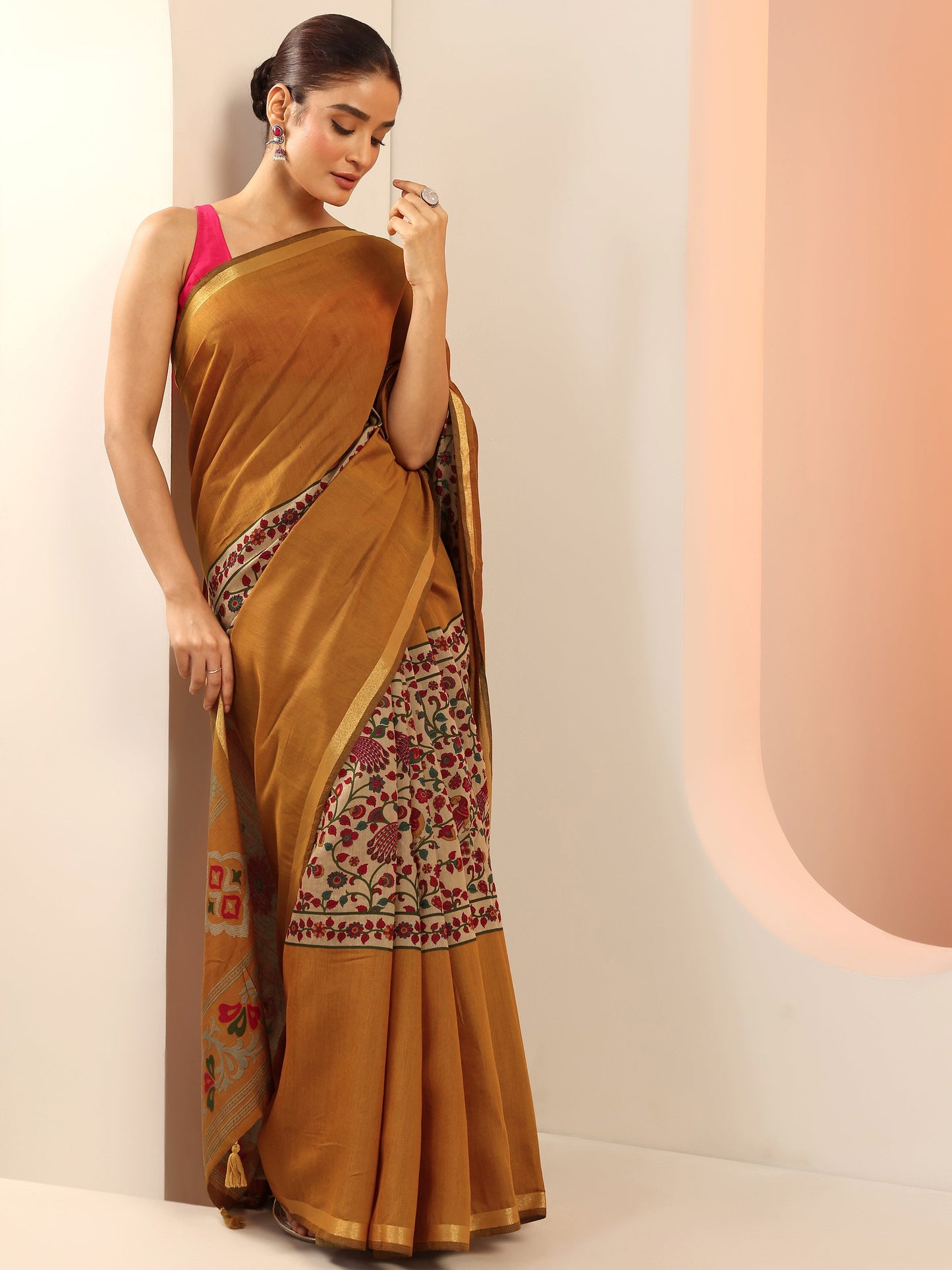Mustard Printed Cotton Saree With Unstitched Blouse Piece