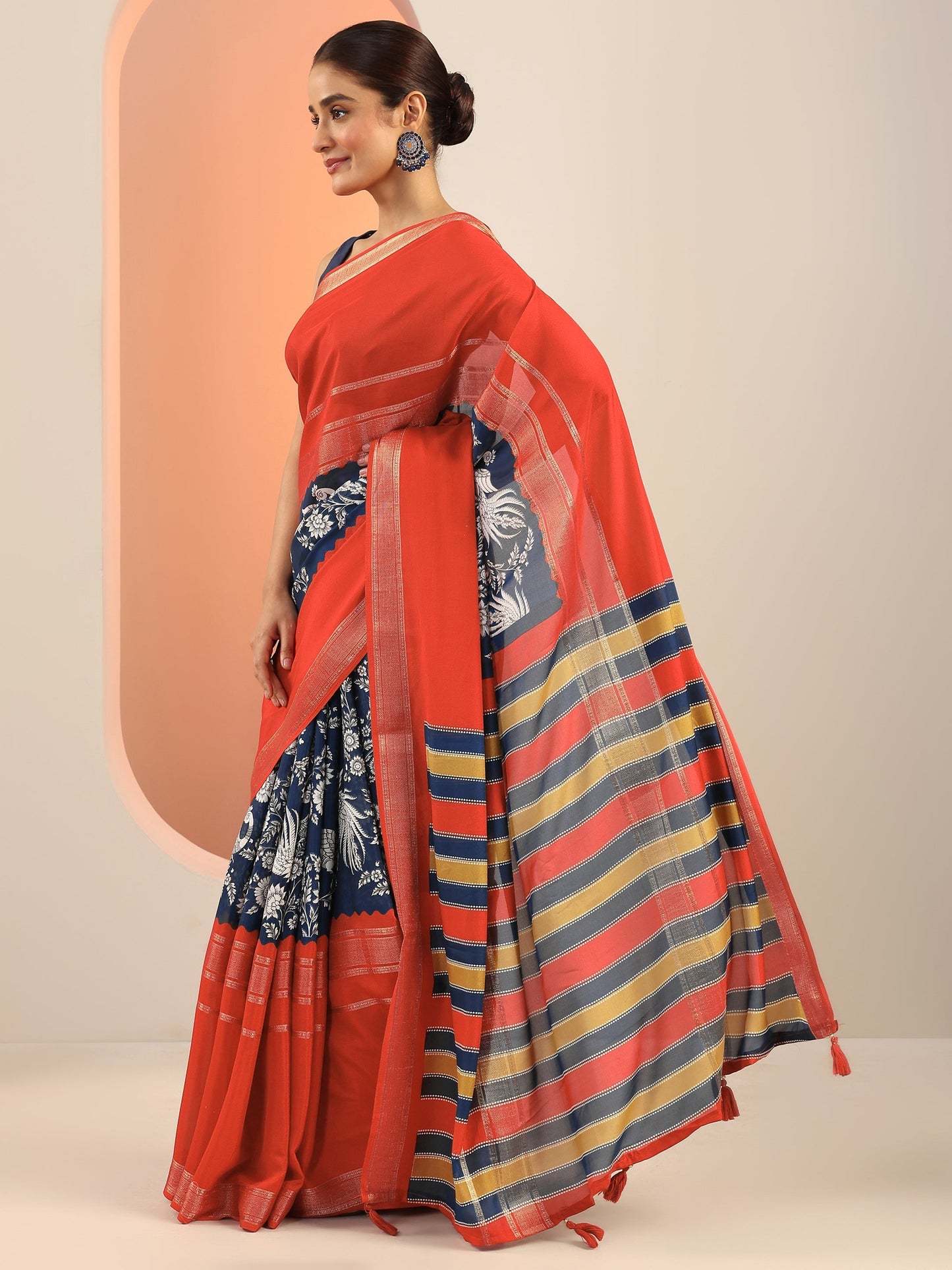 Blue Printed Crepe Saree With Unstitched Blouse Piece