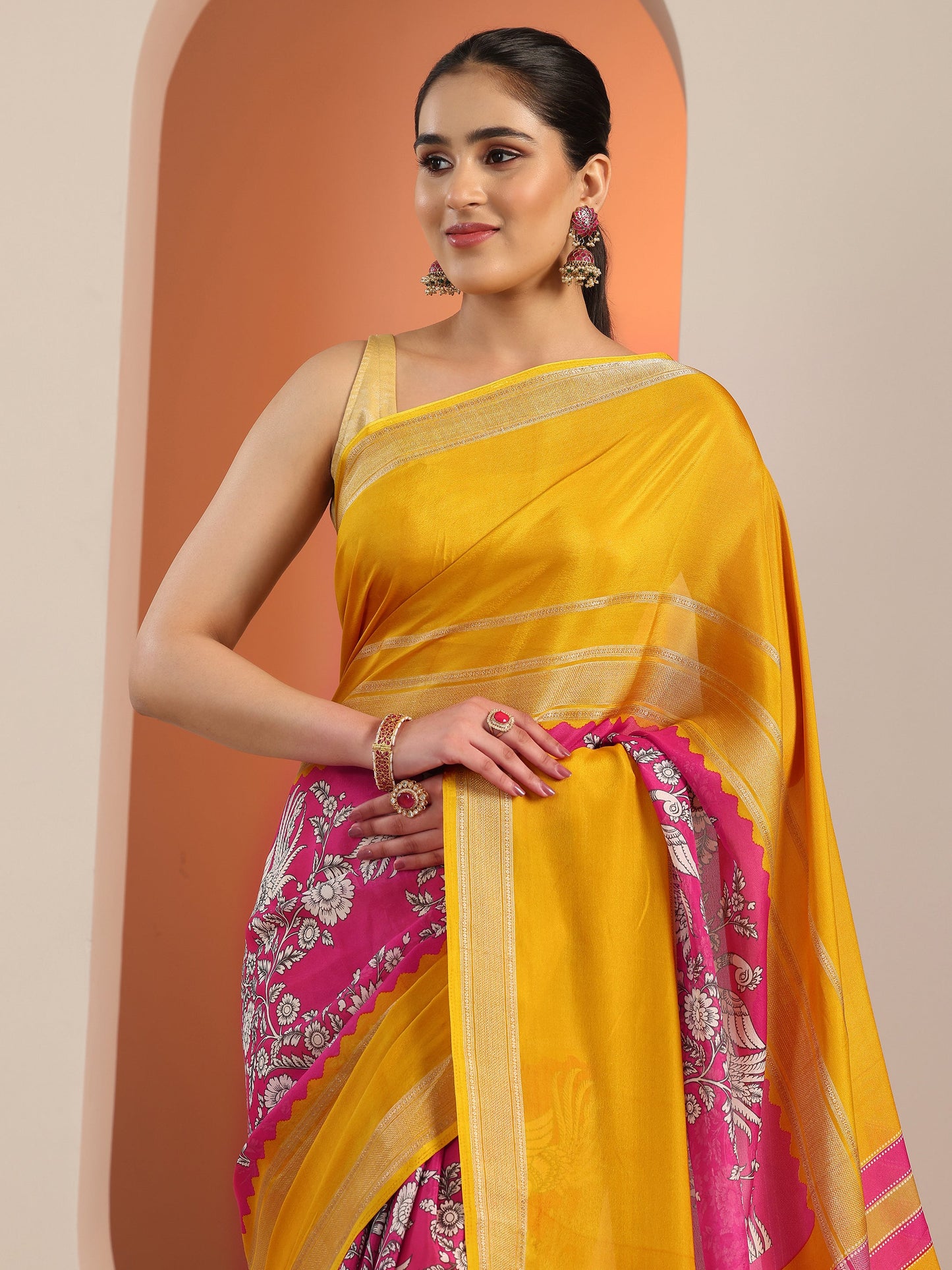 Pink Printed Crepe Saree With Unstitched Blouse Piece