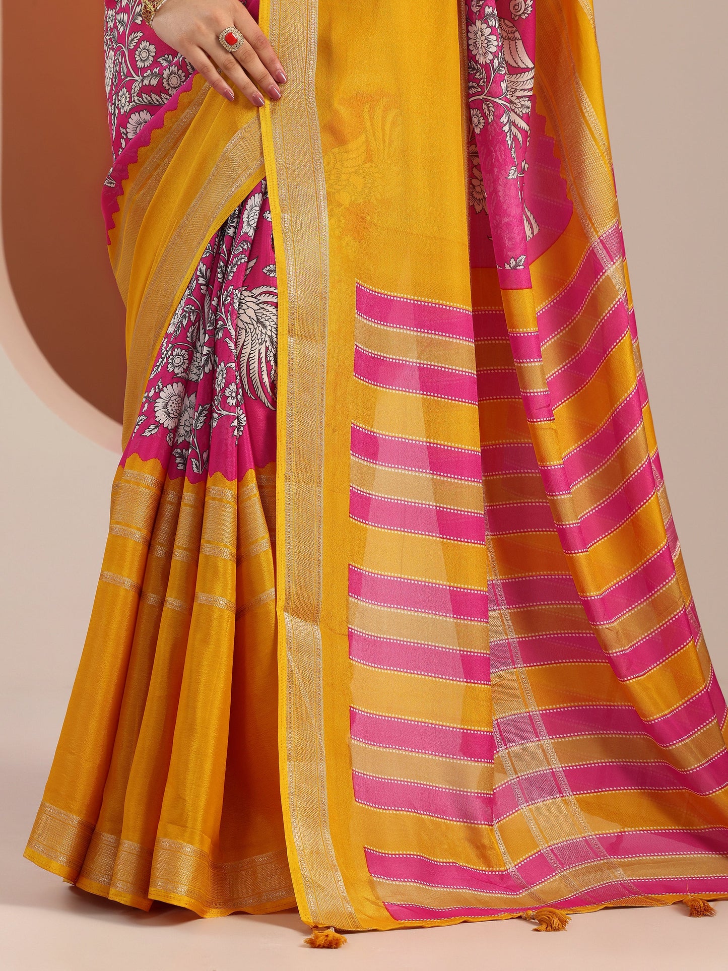 Pink Printed Crepe Saree With Unstitched Blouse Piece