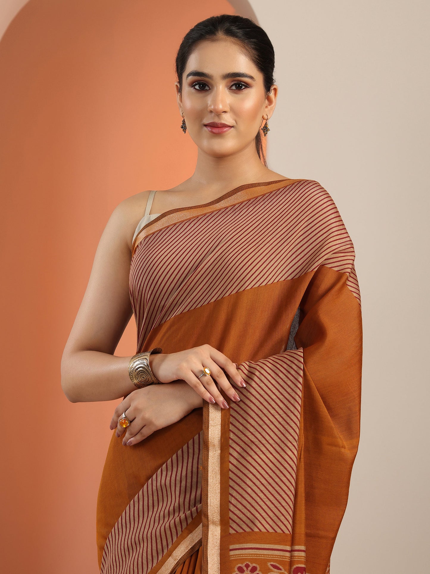 Mustard Solid Cotton Blend Saree With Unstitched Blouse Piece