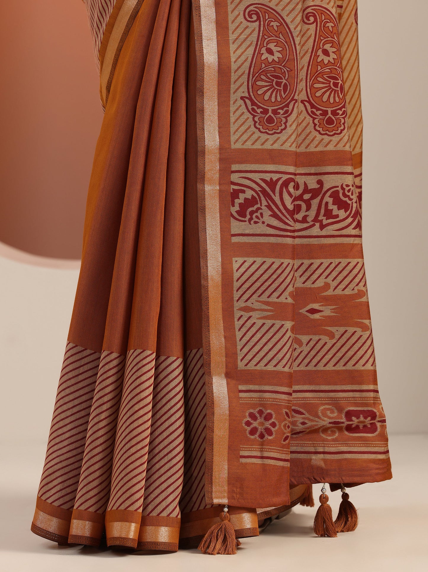 Mustard Solid Cotton Blend Saree With Unstitched Blouse Piece