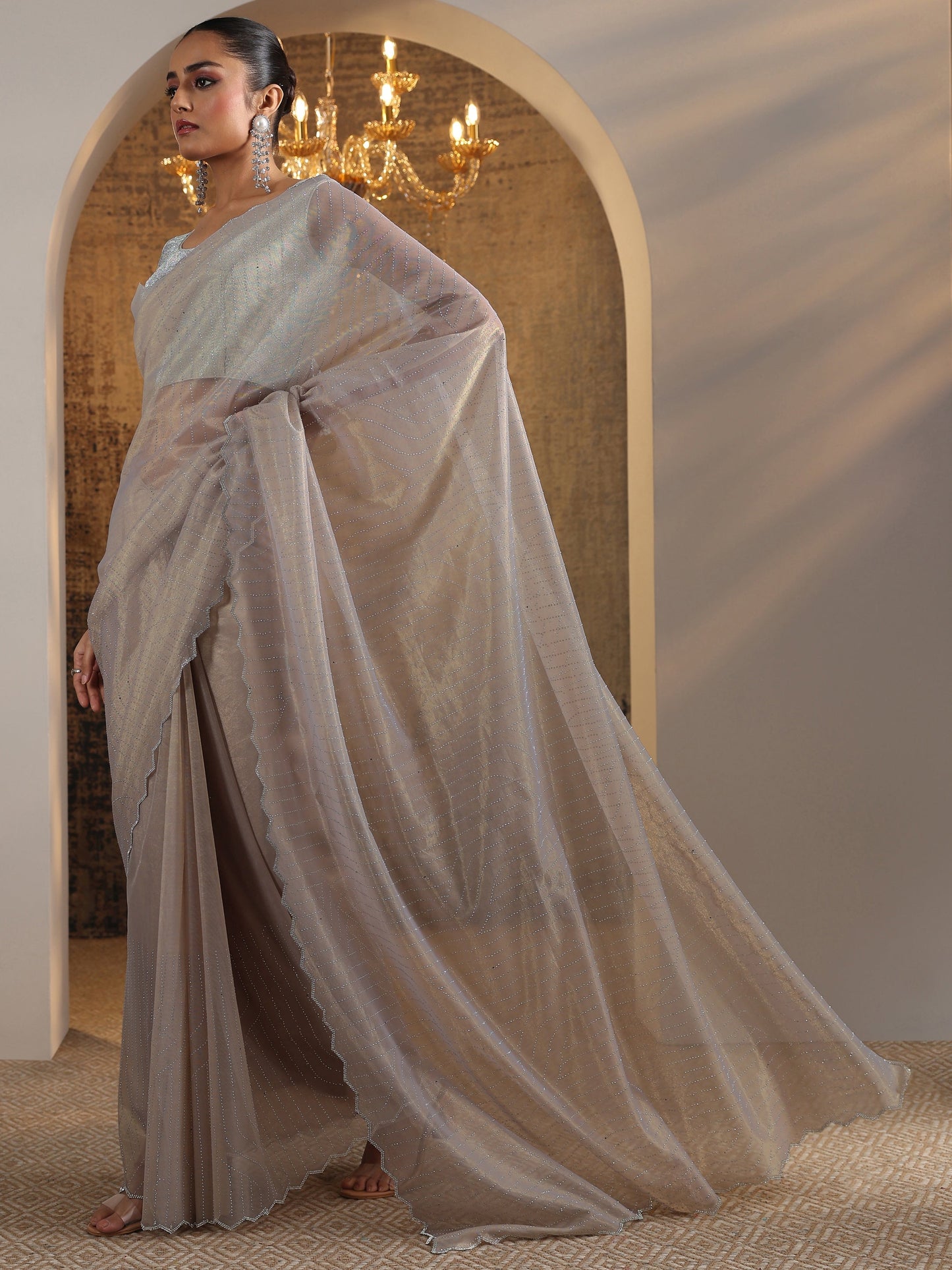 Mauve Embellished Organza Saree With Unstitched Blouse Piece