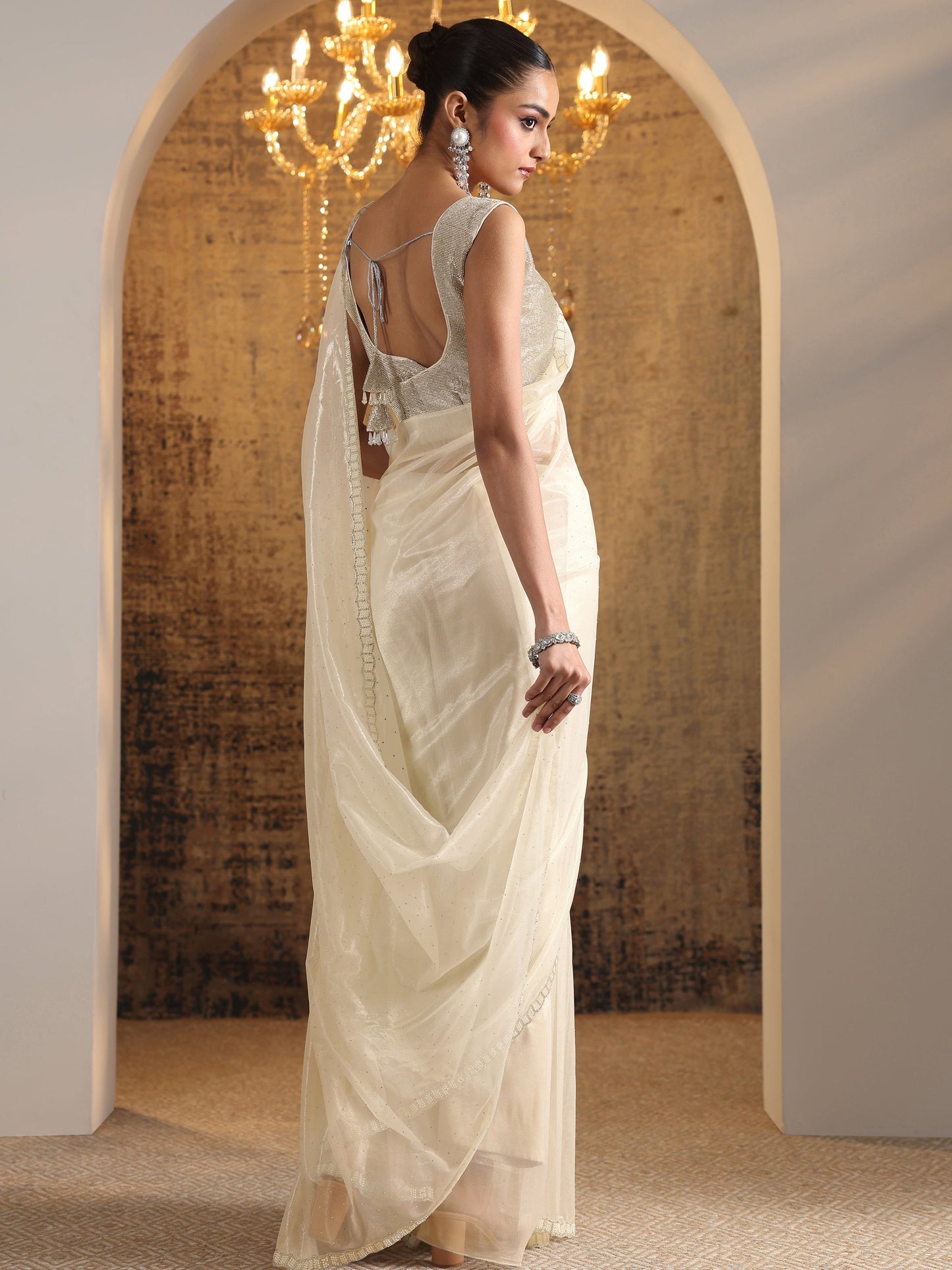 Off White Embellished Organza Saree With Unstitched Blouse Piece