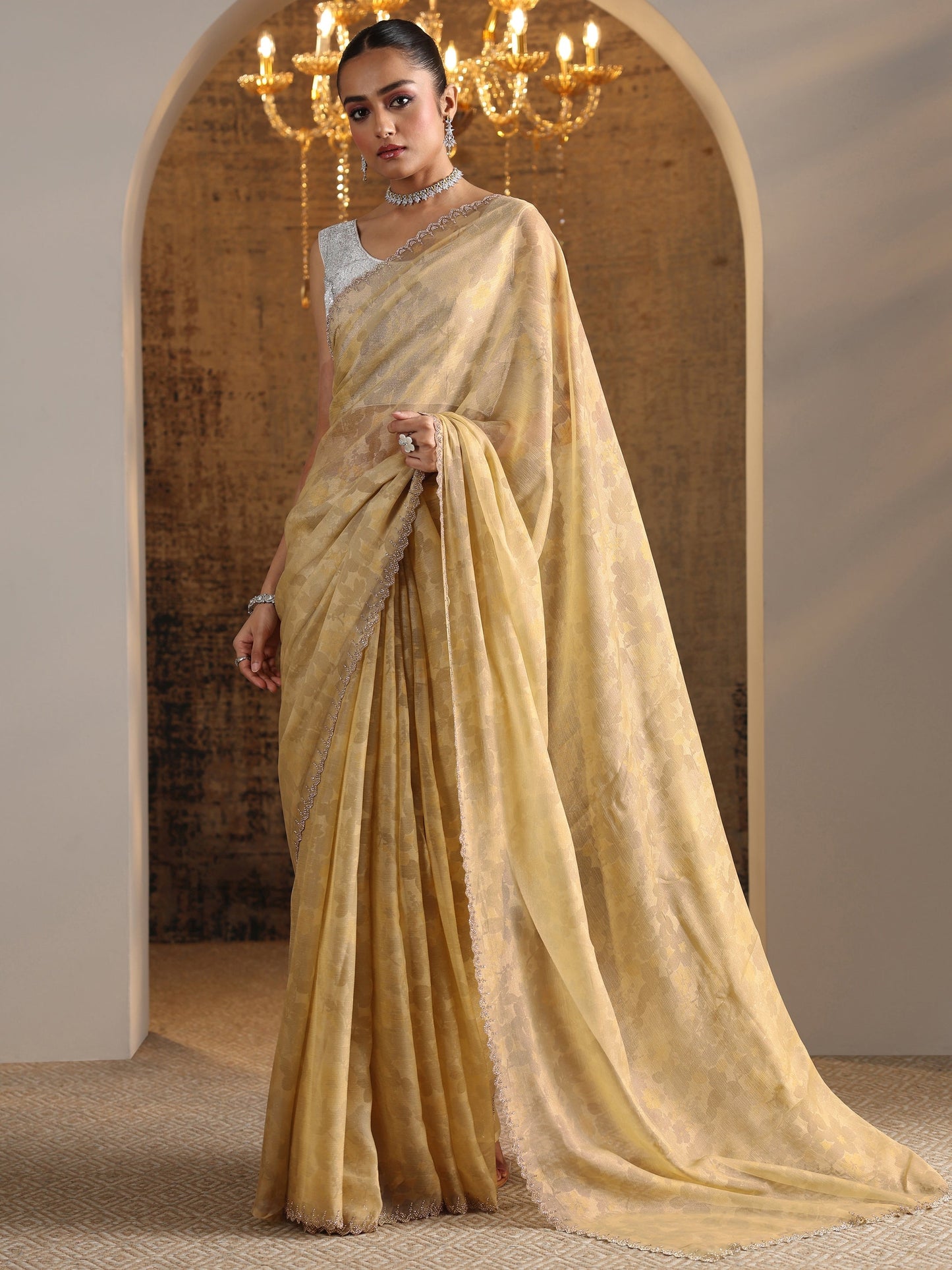 Gold Printed Organza Saree With Unstitched Blouse Piece