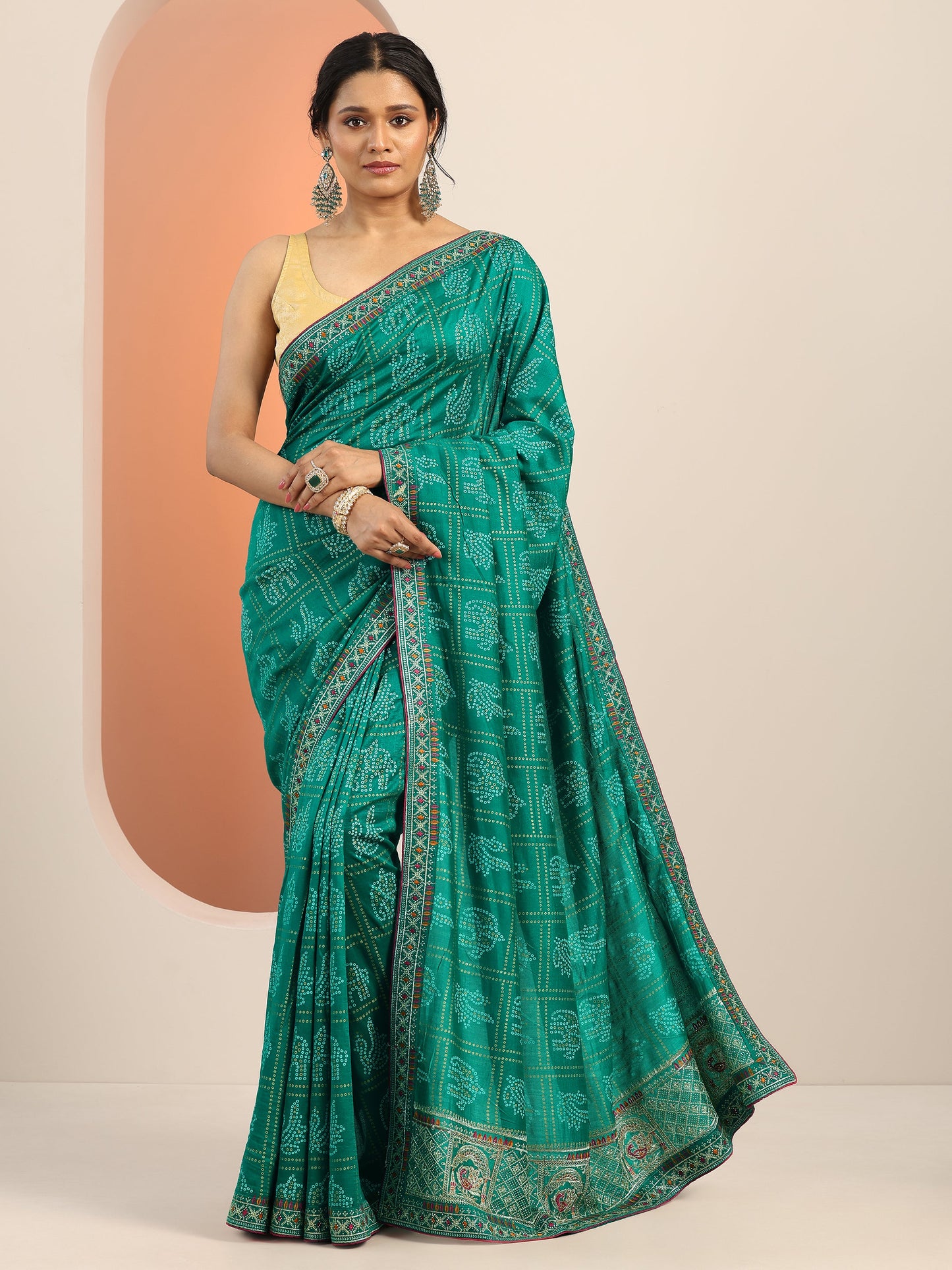 Green Printed Bandhani Silk Blend Saree With Unstitched Blouse Piece