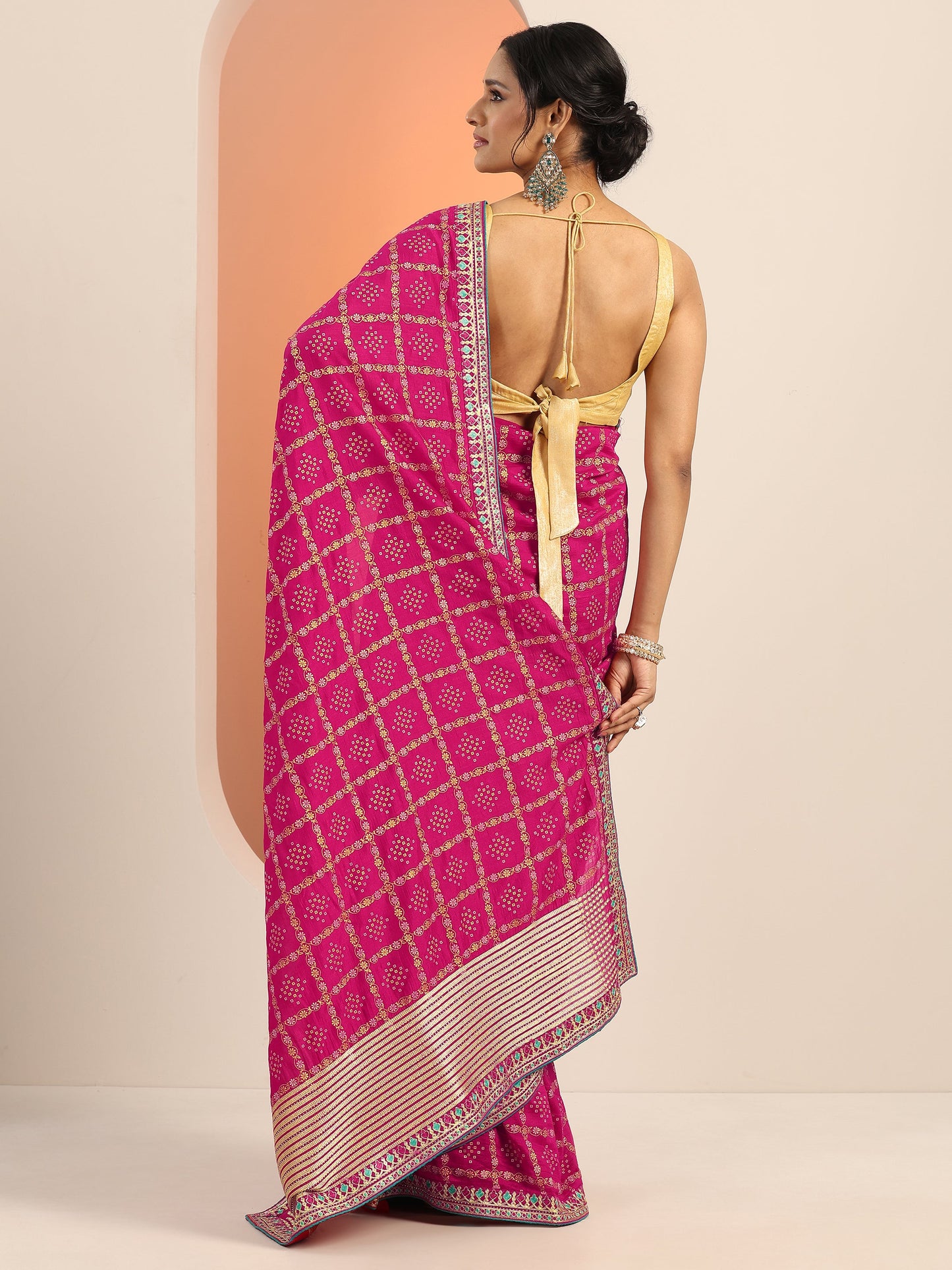 Magenta Printed Silk blend Saree With Unstitched Blouse Piece
