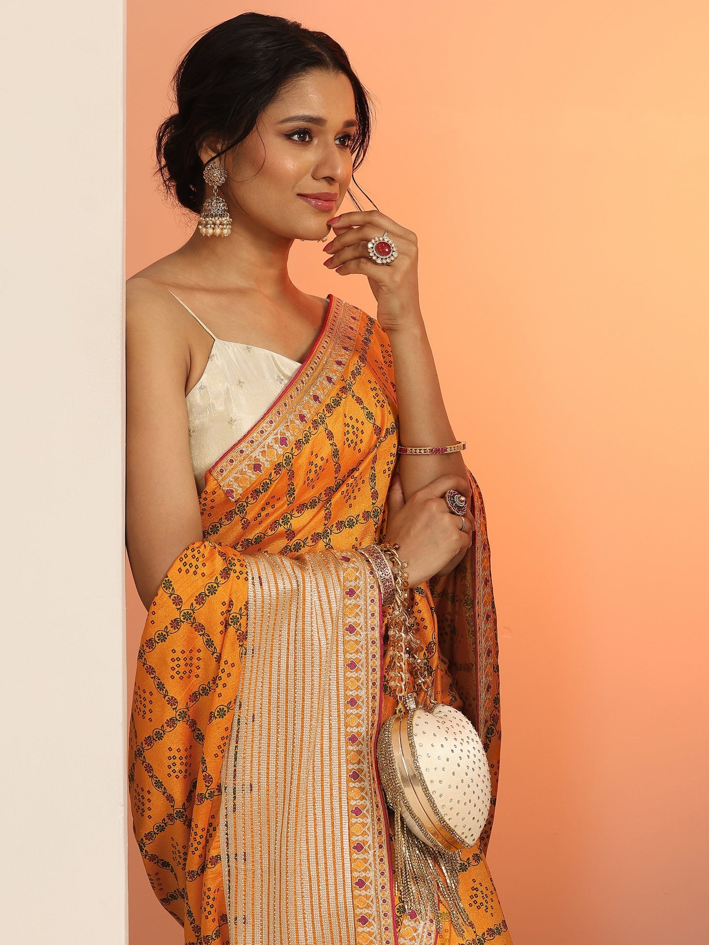 Mustard Printed Silk blend Saree With Unstitched Blouse Piece