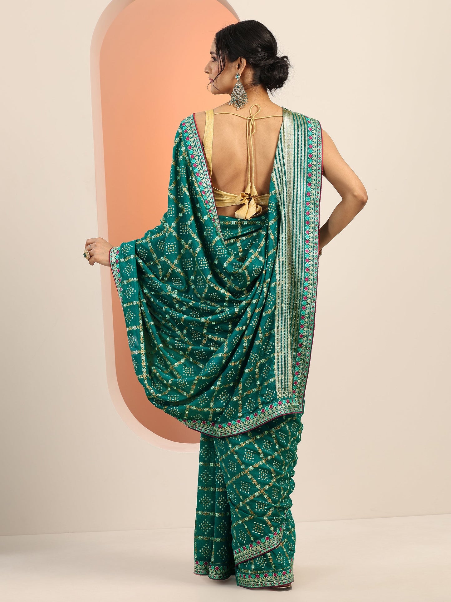 Green Printed Silk blend Saree With Unstitched Blouse Piece