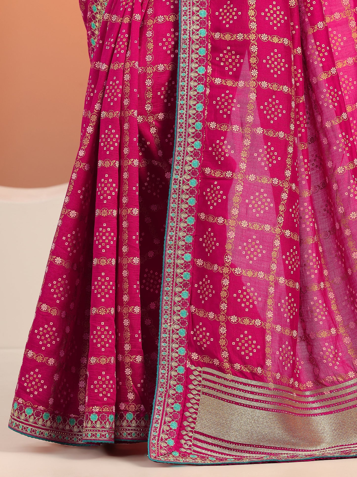 Magenta Printed Silk blend Saree With Unstitched Blouse Piece