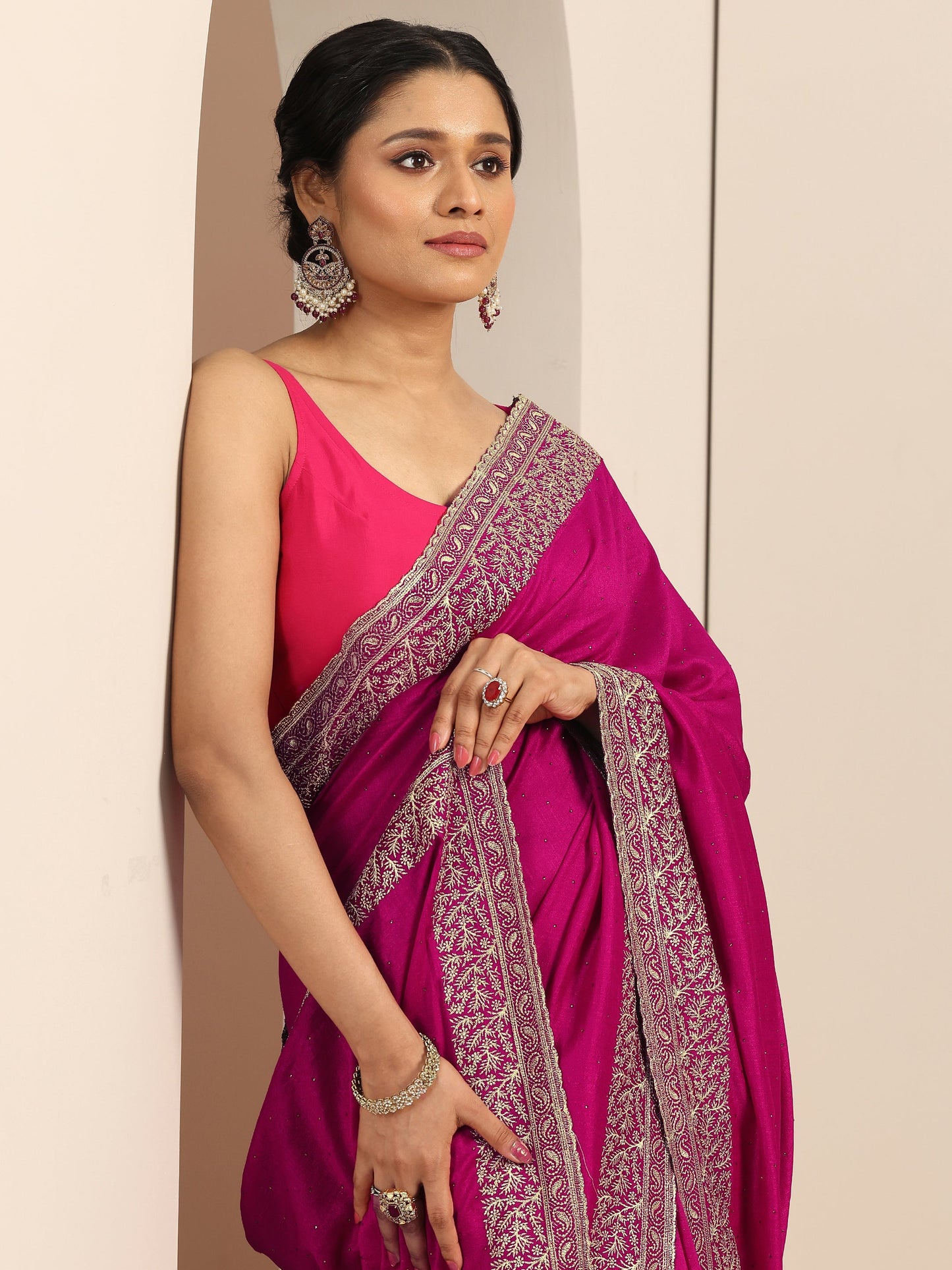 Magenta Embellished Silk blend Saree With Unstitched Blouse Piece