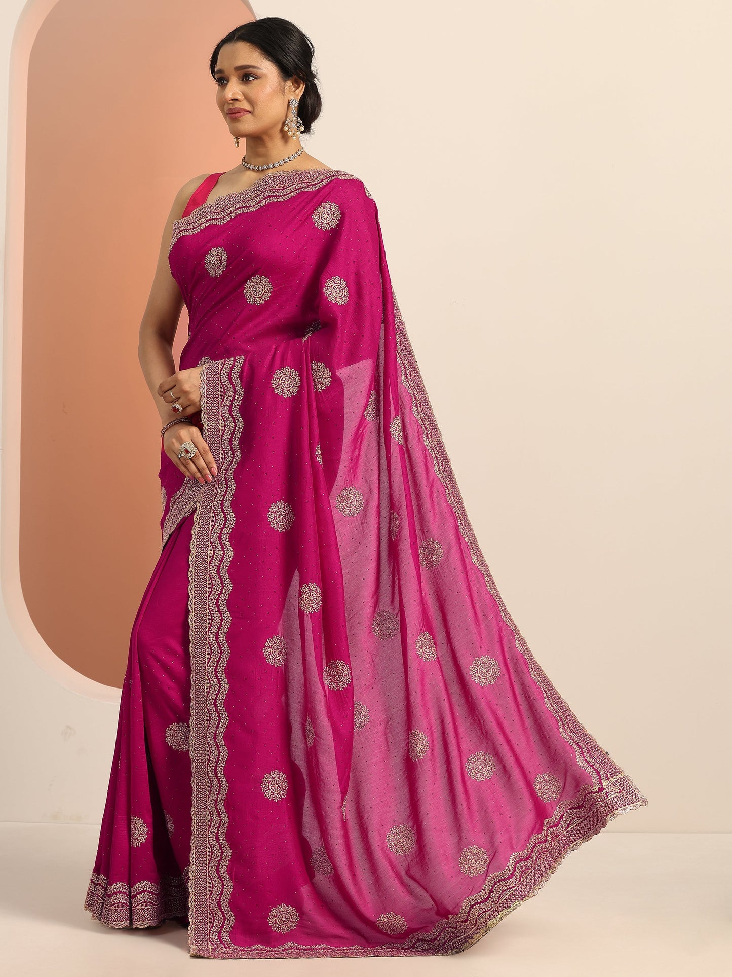 Pink Embellished Silk blend Saree With Unstitched Blouse Piece