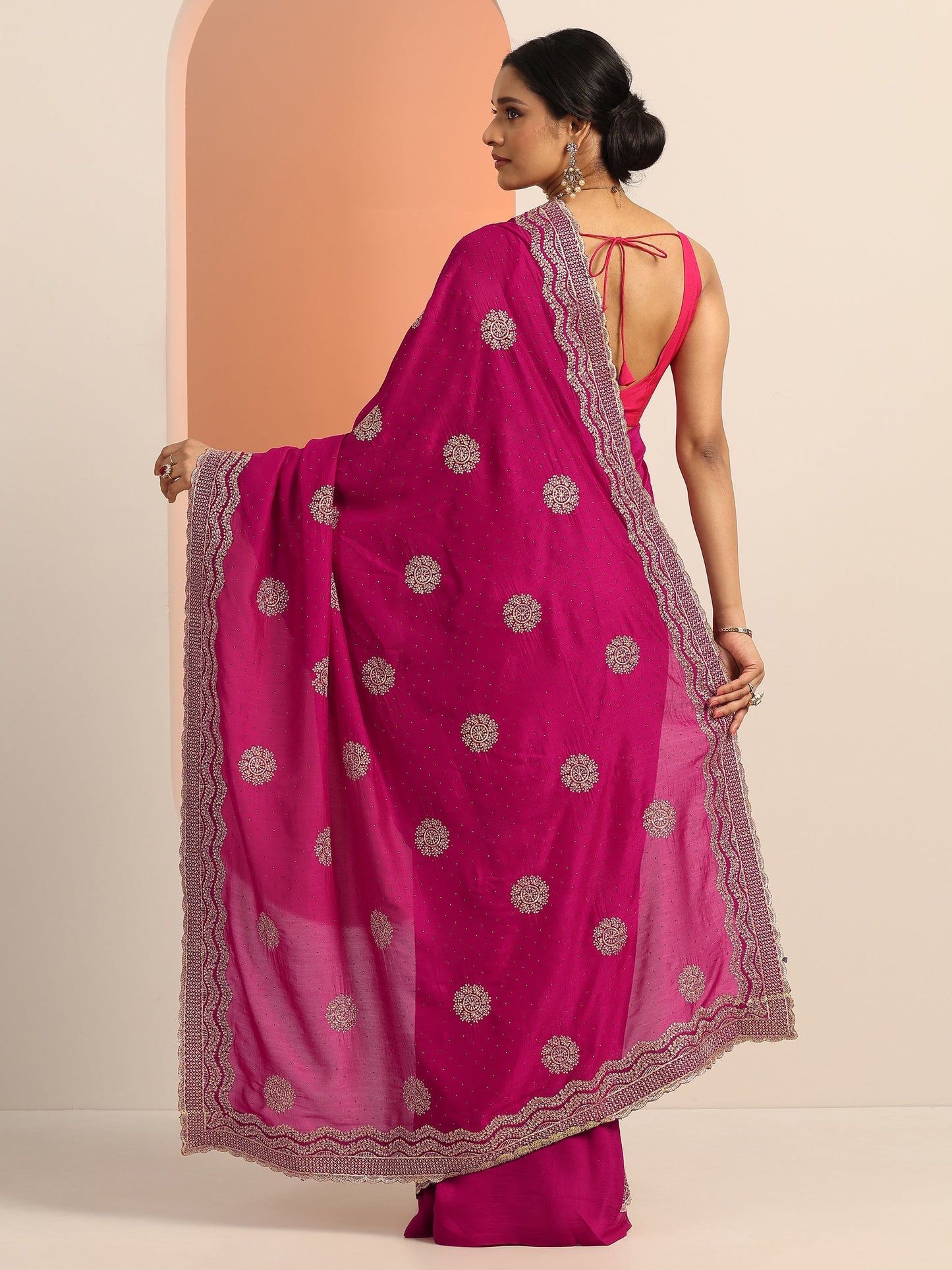Pink Embellished Silk blend Saree With Unstitched Blouse Piece