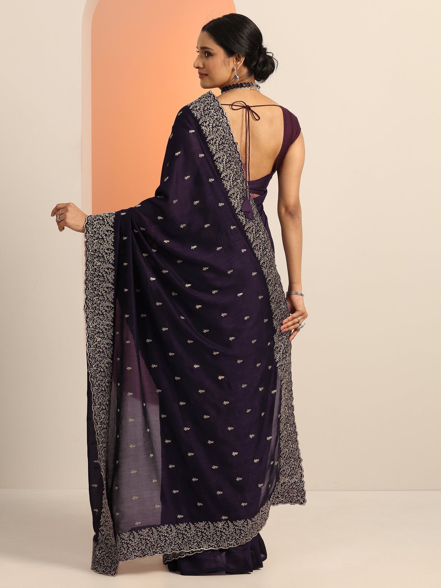 Purple Embroidered Silk blend Saree With Unstitched Blouse Piece