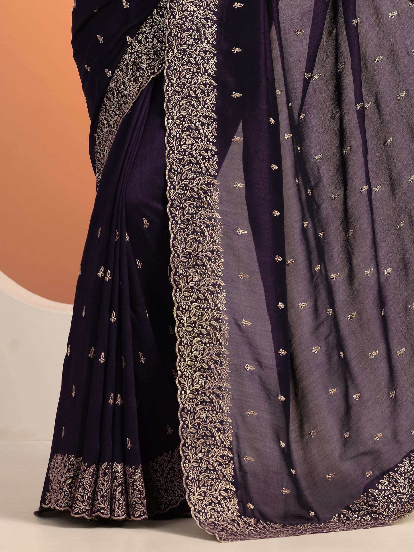 Purple Embroidered Silk blend Saree With Unstitched Blouse Piece