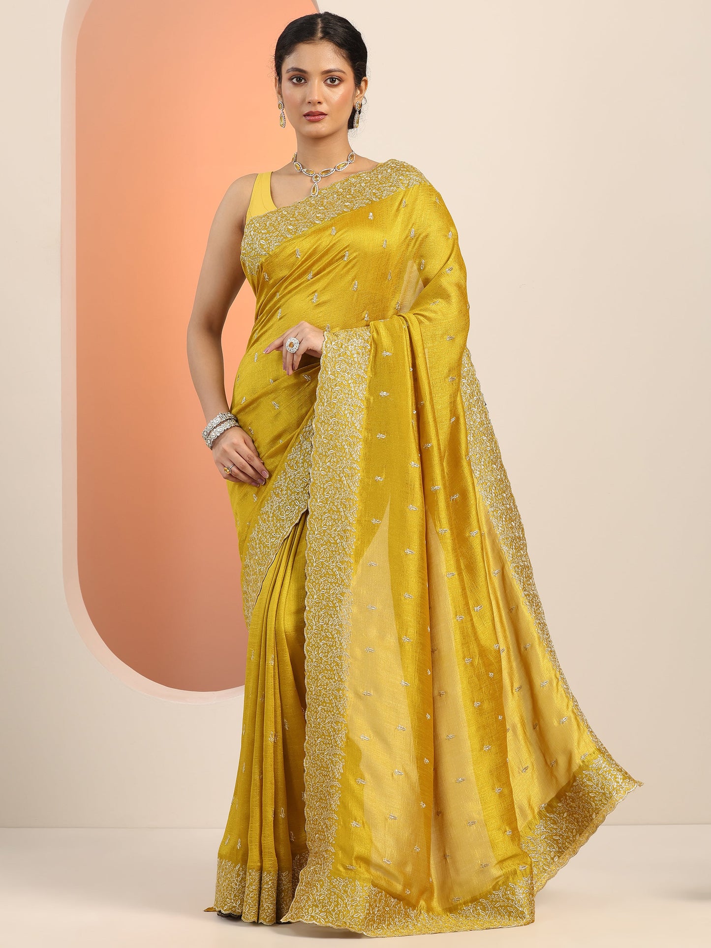 Mustard Embroidered Silk blend Saree With Unstitched Blouse Piece