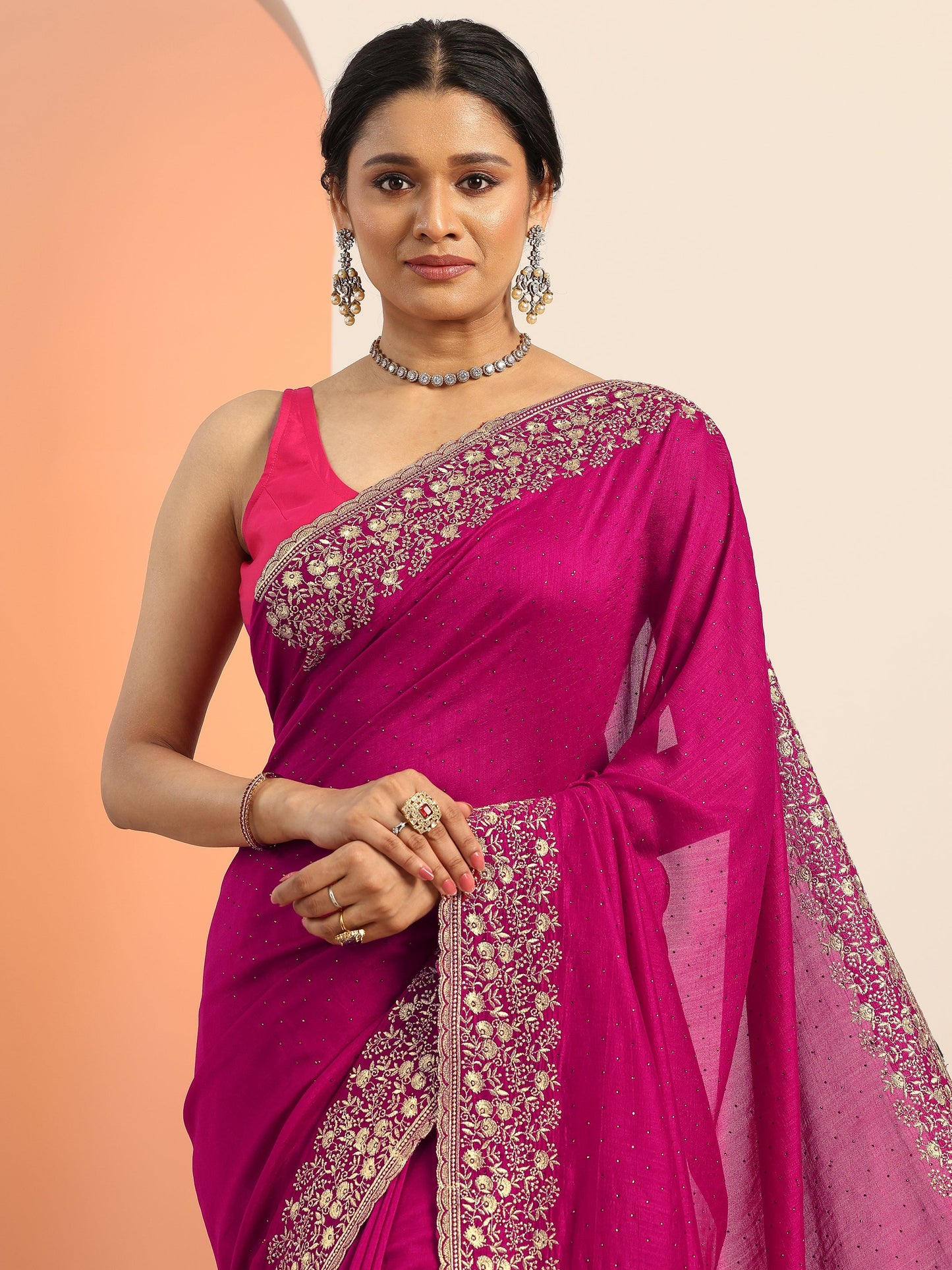 Red Embellished Silk blend Saree With Unstitched Blouse Piece