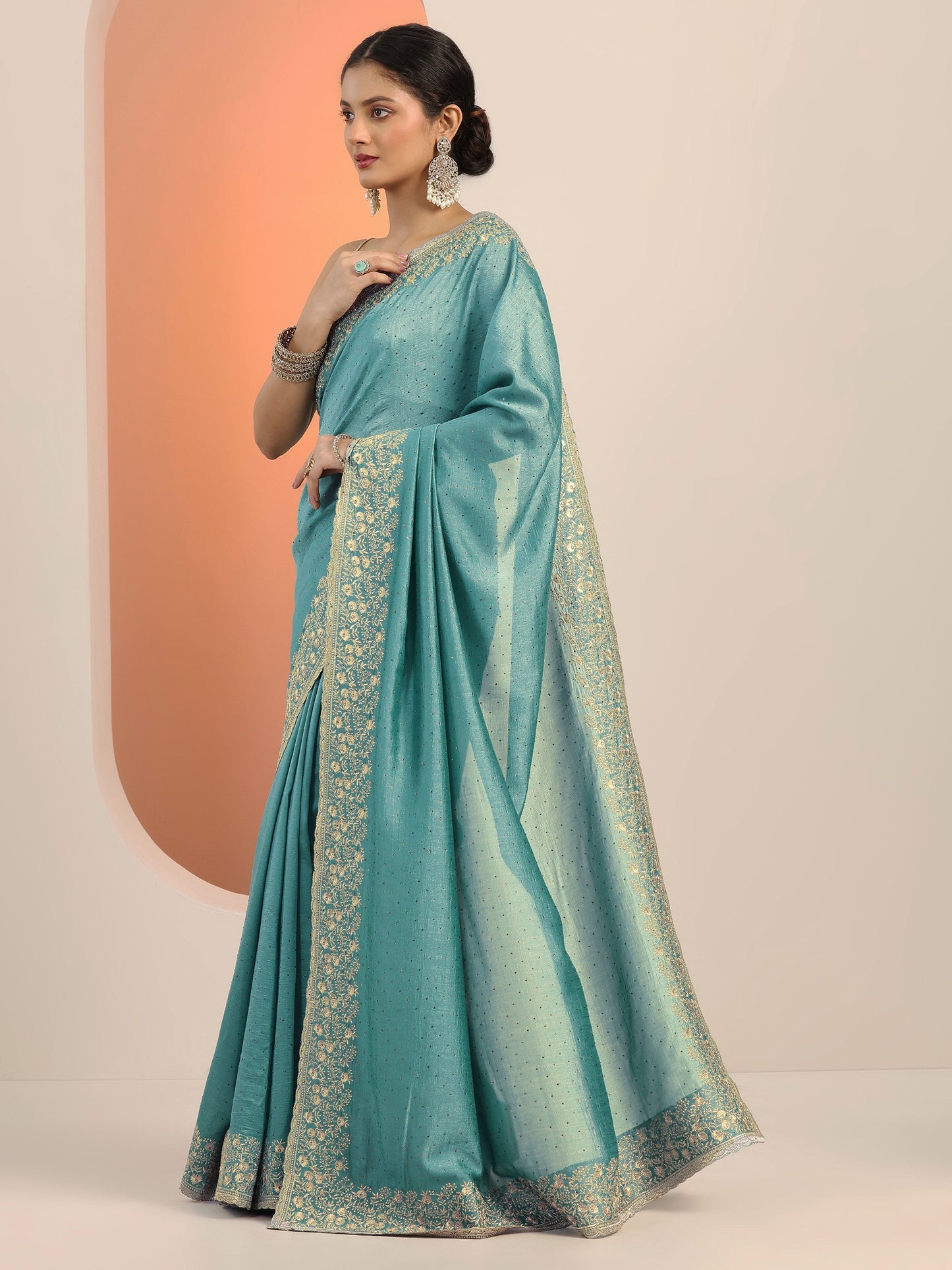 Blue Embellished Silk blend Saree With Unstitched Blouse Piece