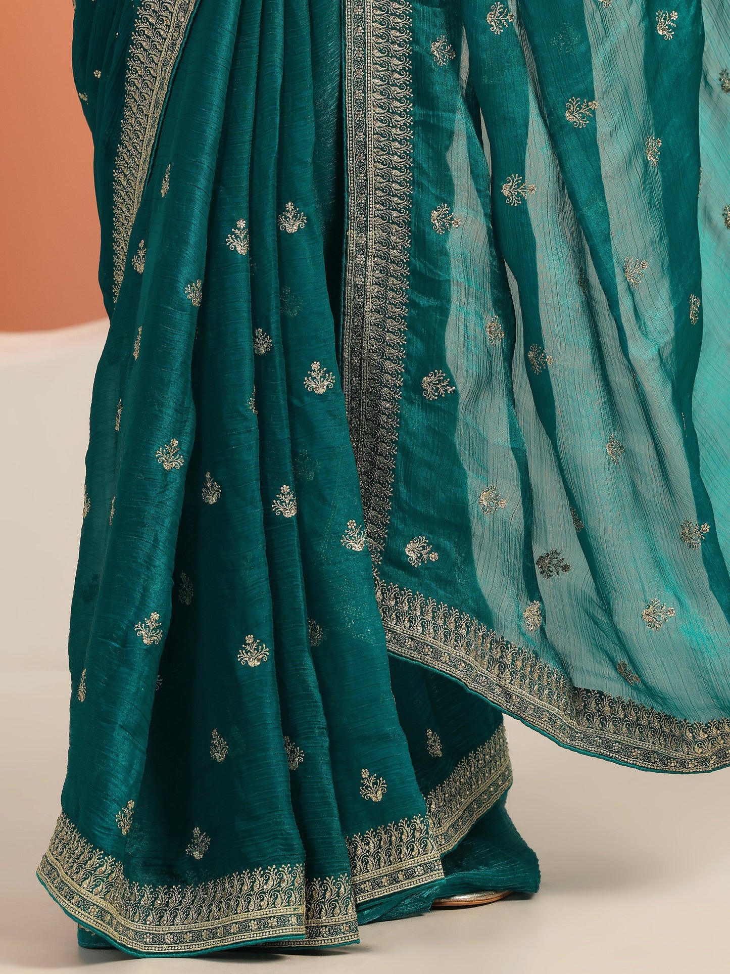 Green Embroidered Chiffon Saree With Unstitched Blouse Piece