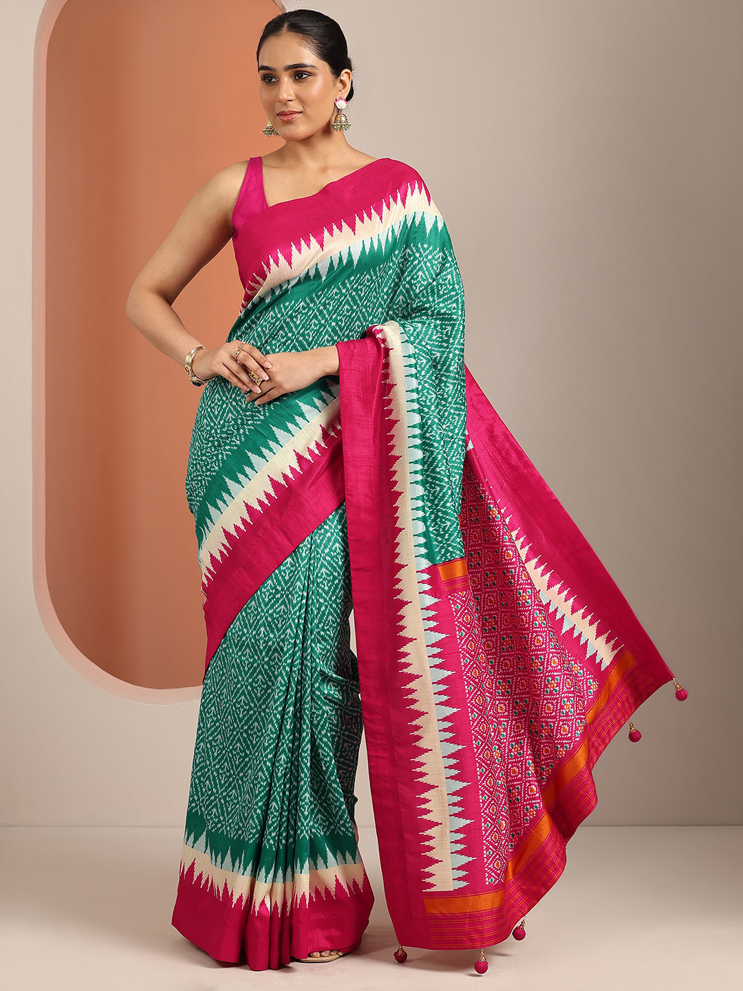 Green Printed Silk Blend Saree With Unstitched Blouse Piece